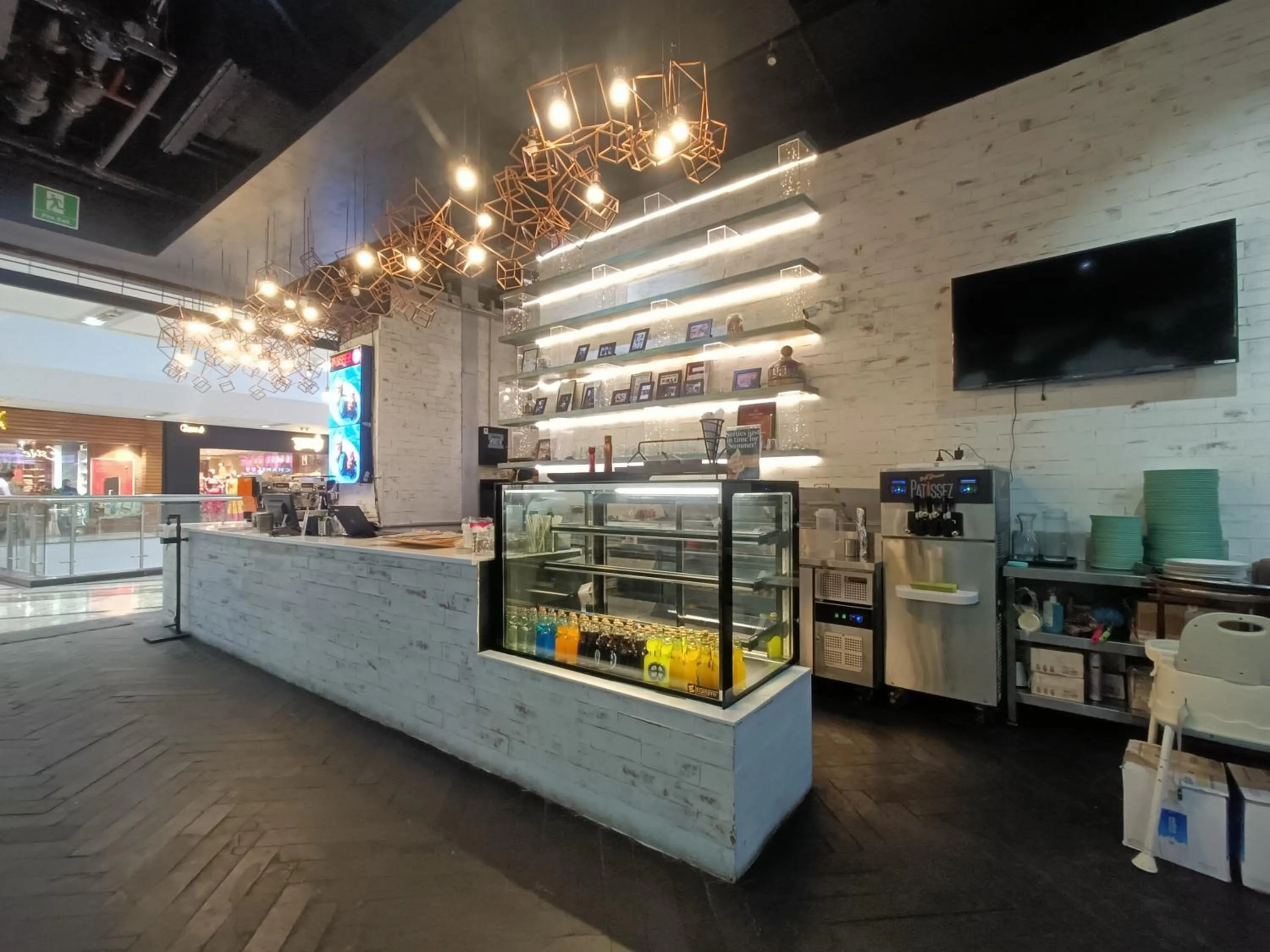 Restaurant/places to eat in Boulevard by Design Hotel Chennai