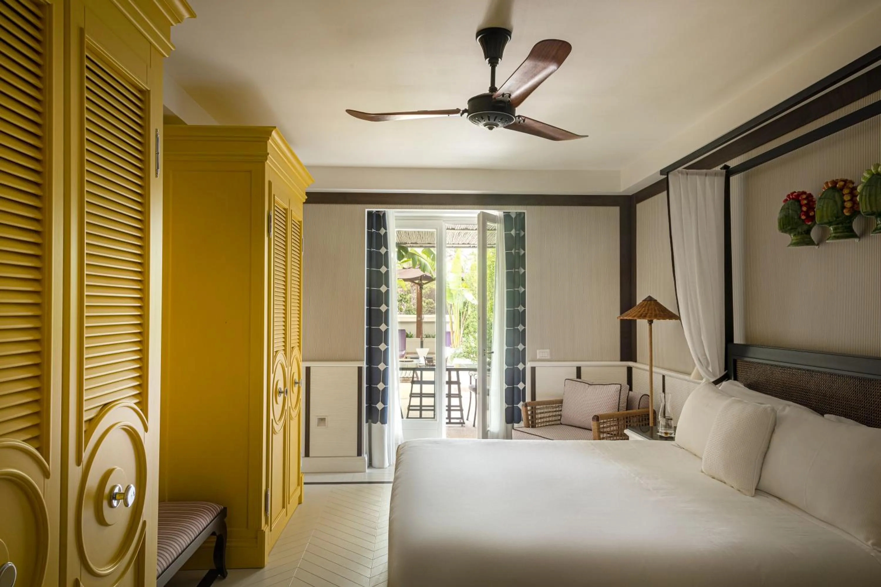 Living room, Bed in Savoy Hotel & Spa - Preferred Hotels & Resorts