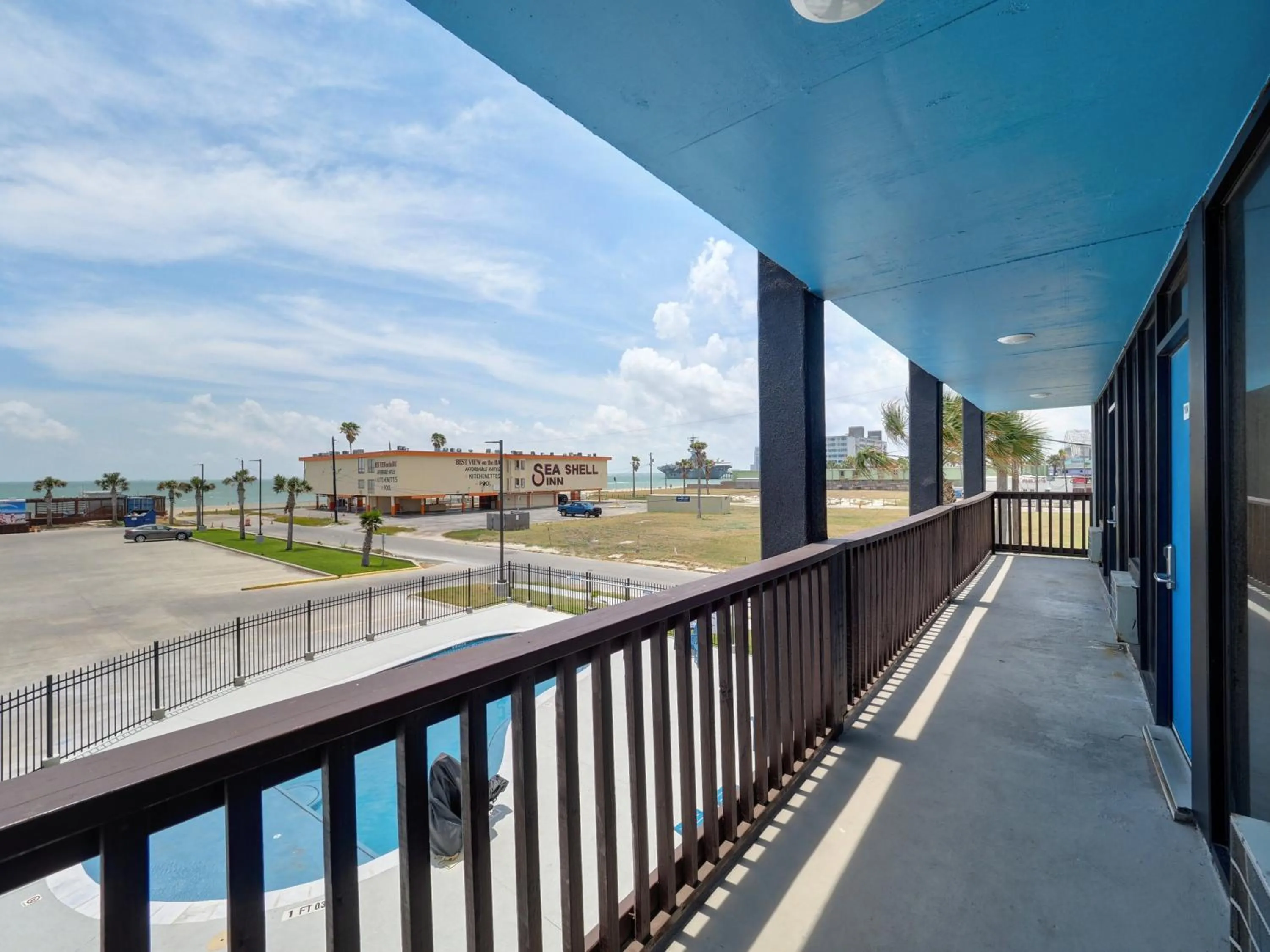 Day in Hotel DeVille