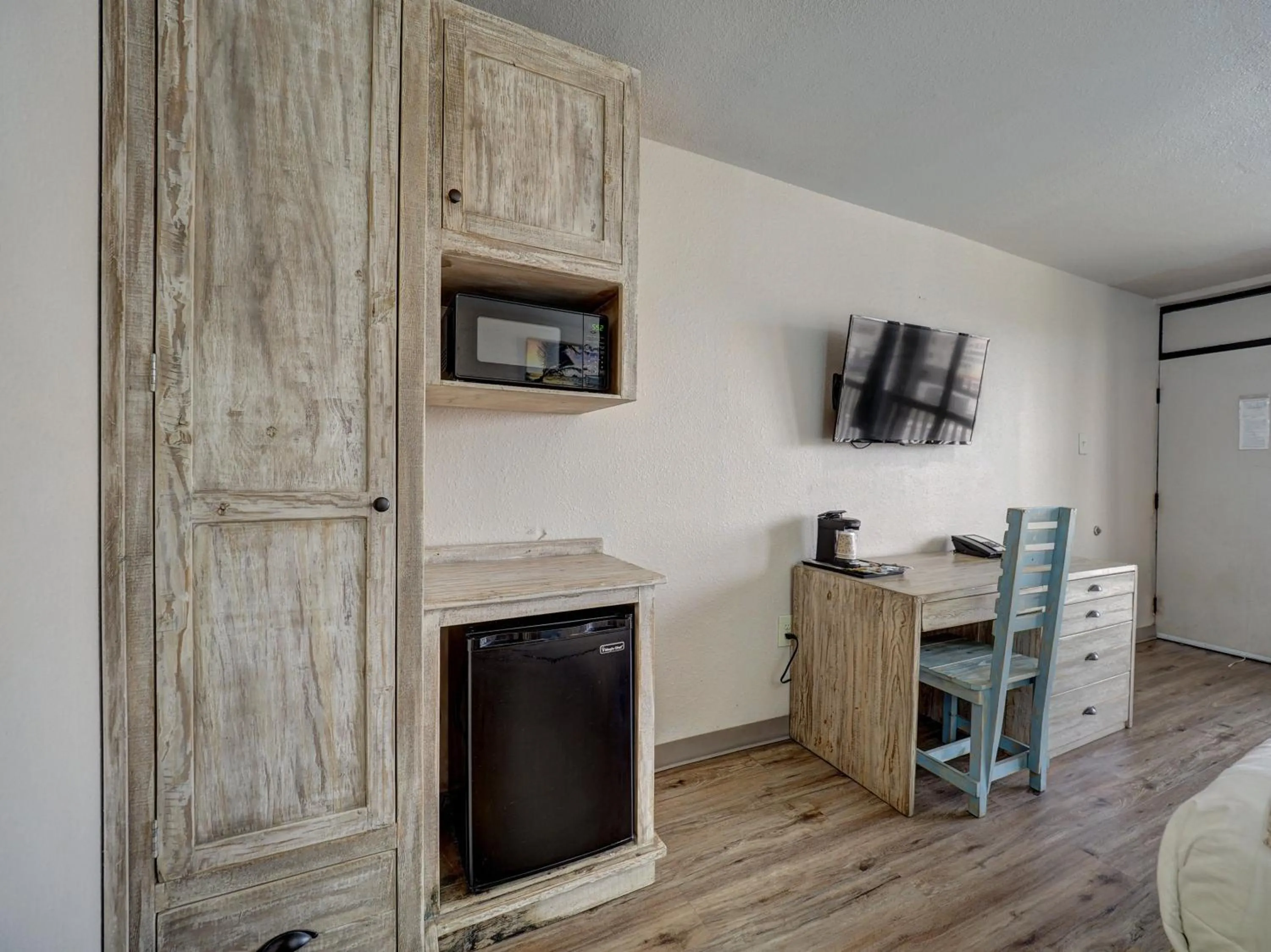 TV and multimedia in Hotel DeVille