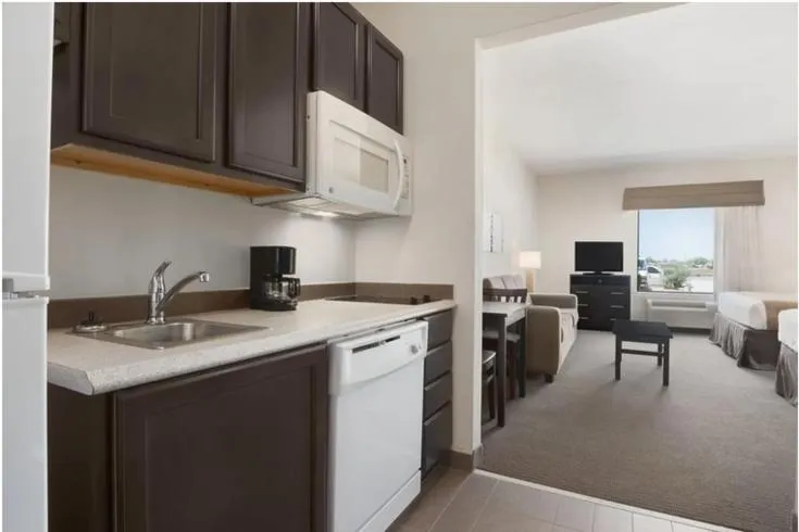 Kitchen/Kitchenette in Baymont by Wyndham Cotulla