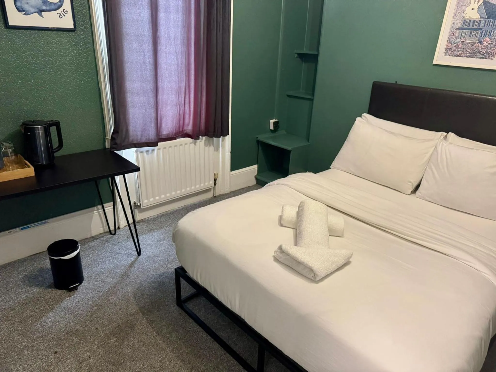 Bedroom, Bed in Number 19 Brighton