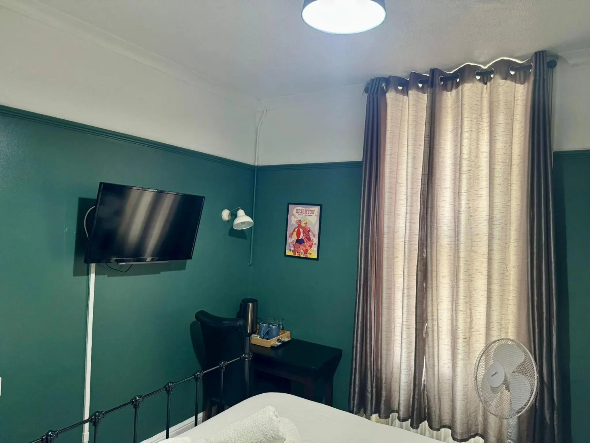 Bedroom, Bed in Number 19 Brighton