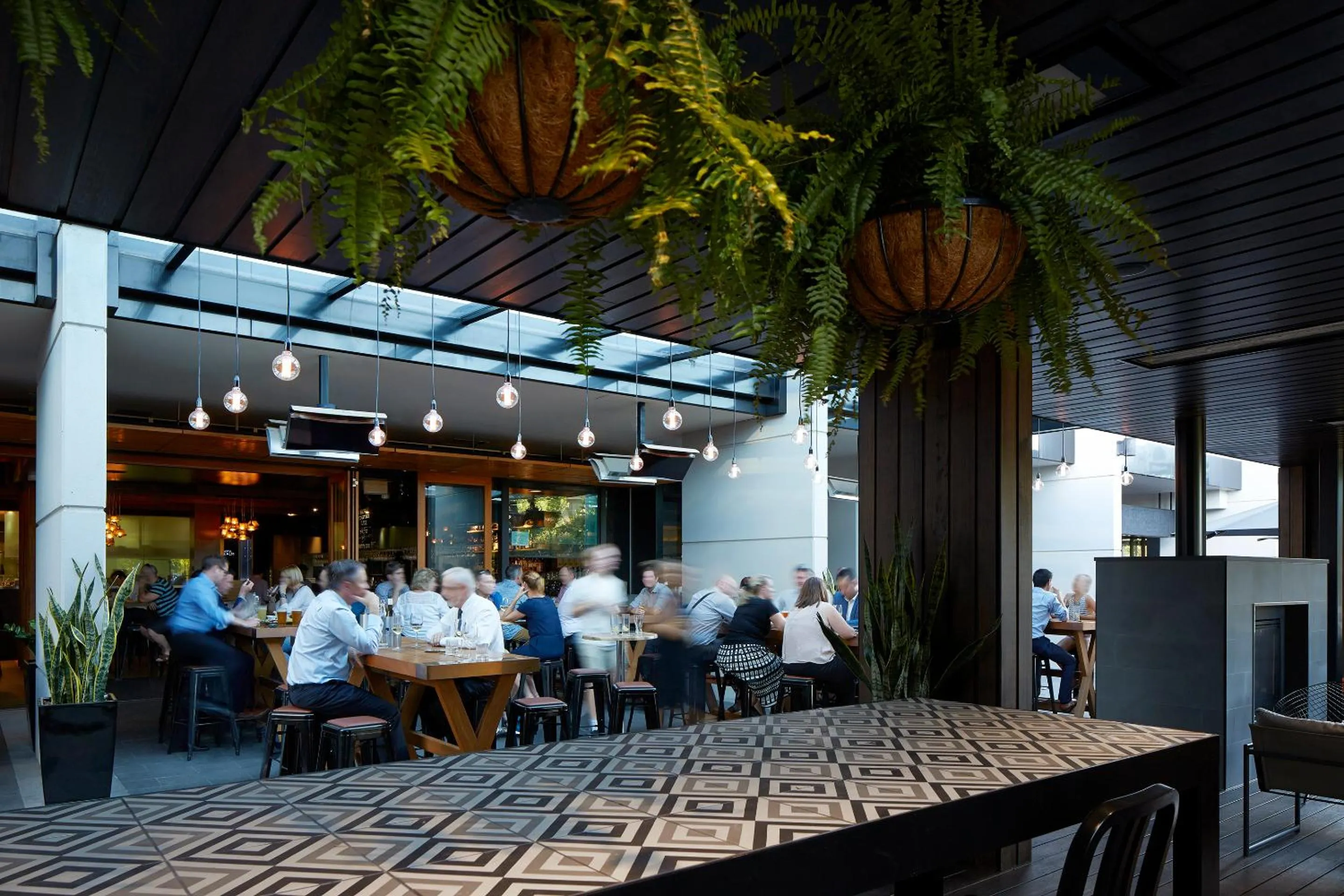 Restaurant/places to eat in Brassey Hotel