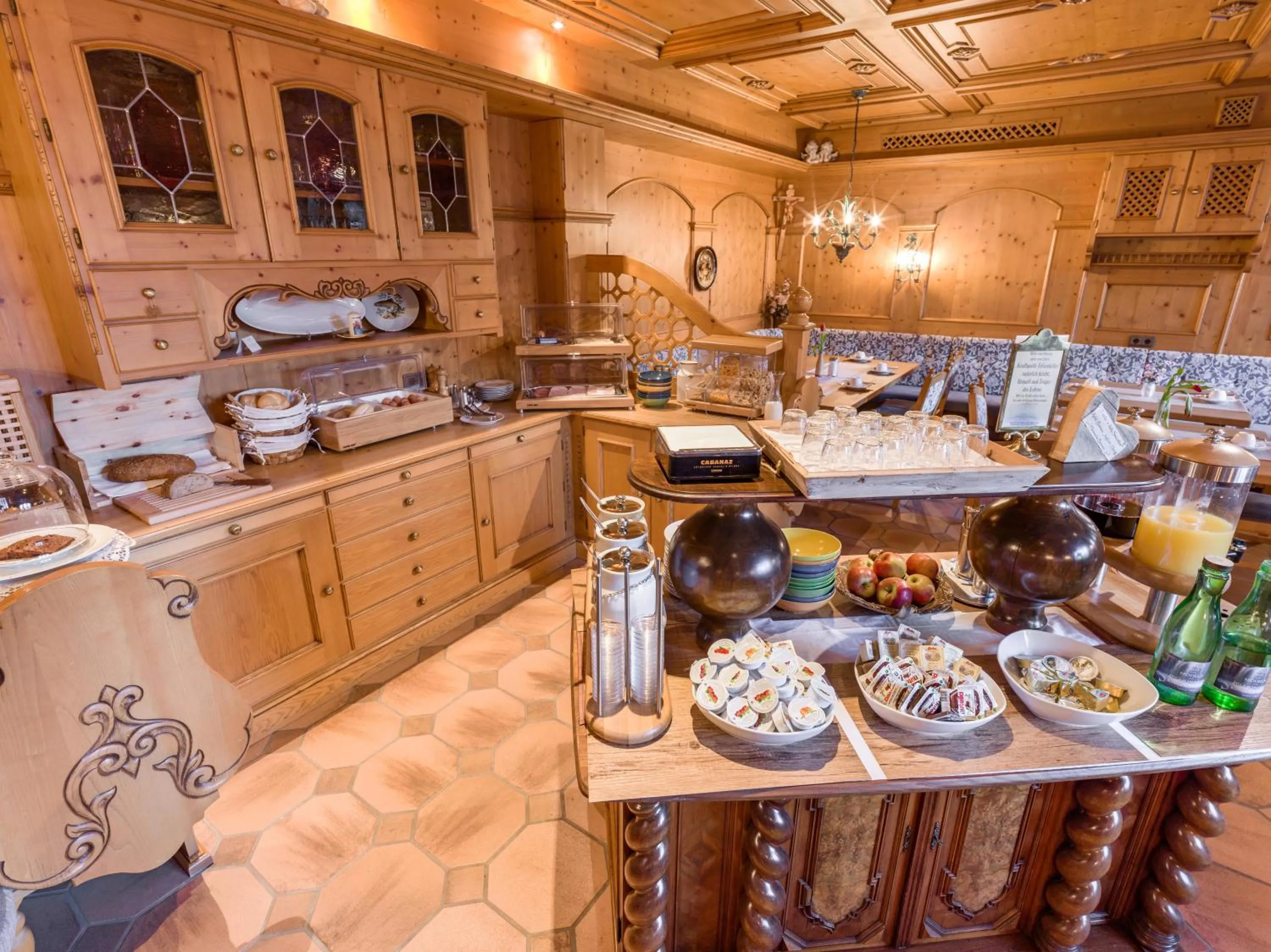 Buffet breakfast in Hotel Gasthof Felsenkeller