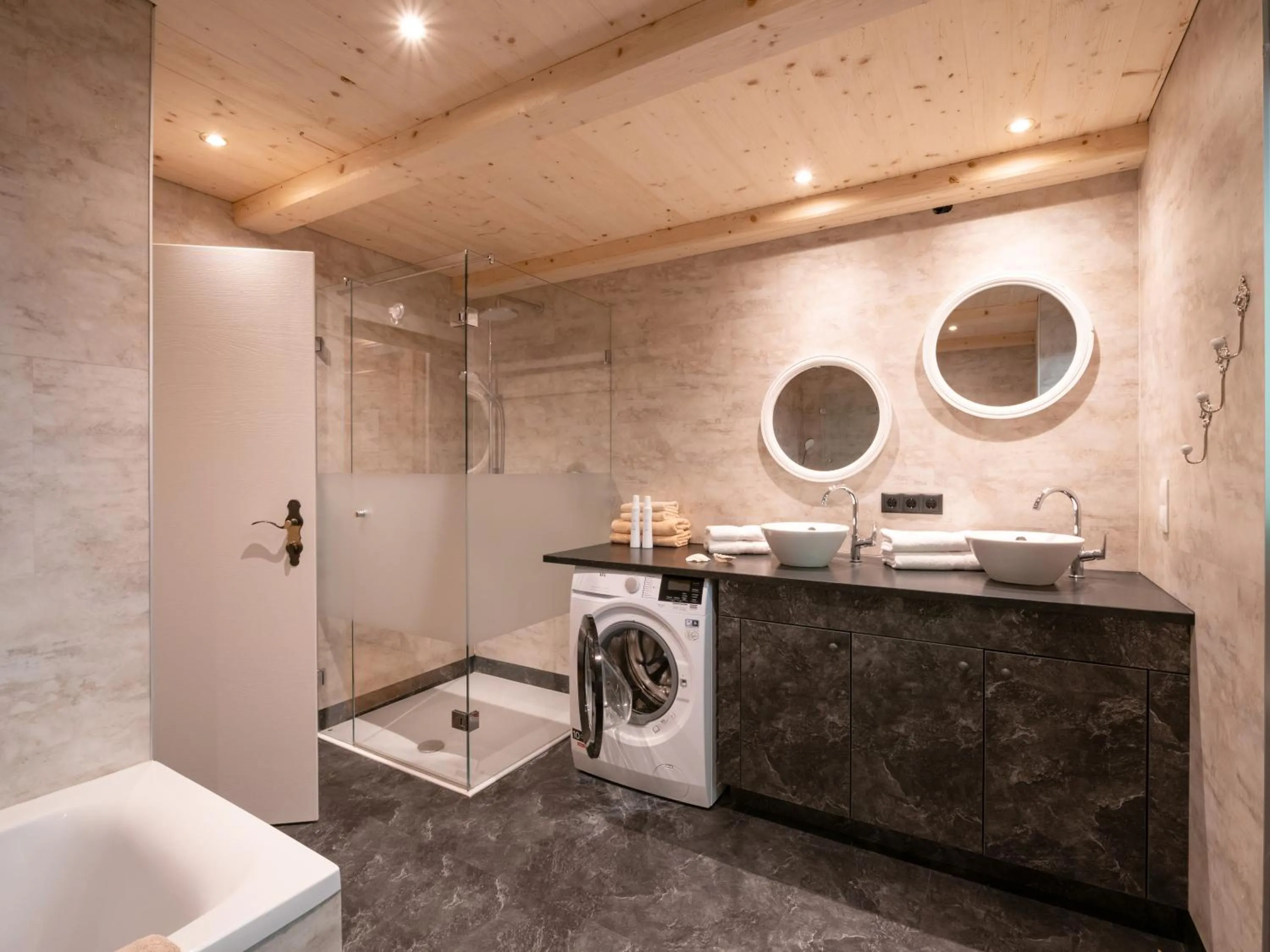 Bathroom in Hotel Gasthof Felsenkeller