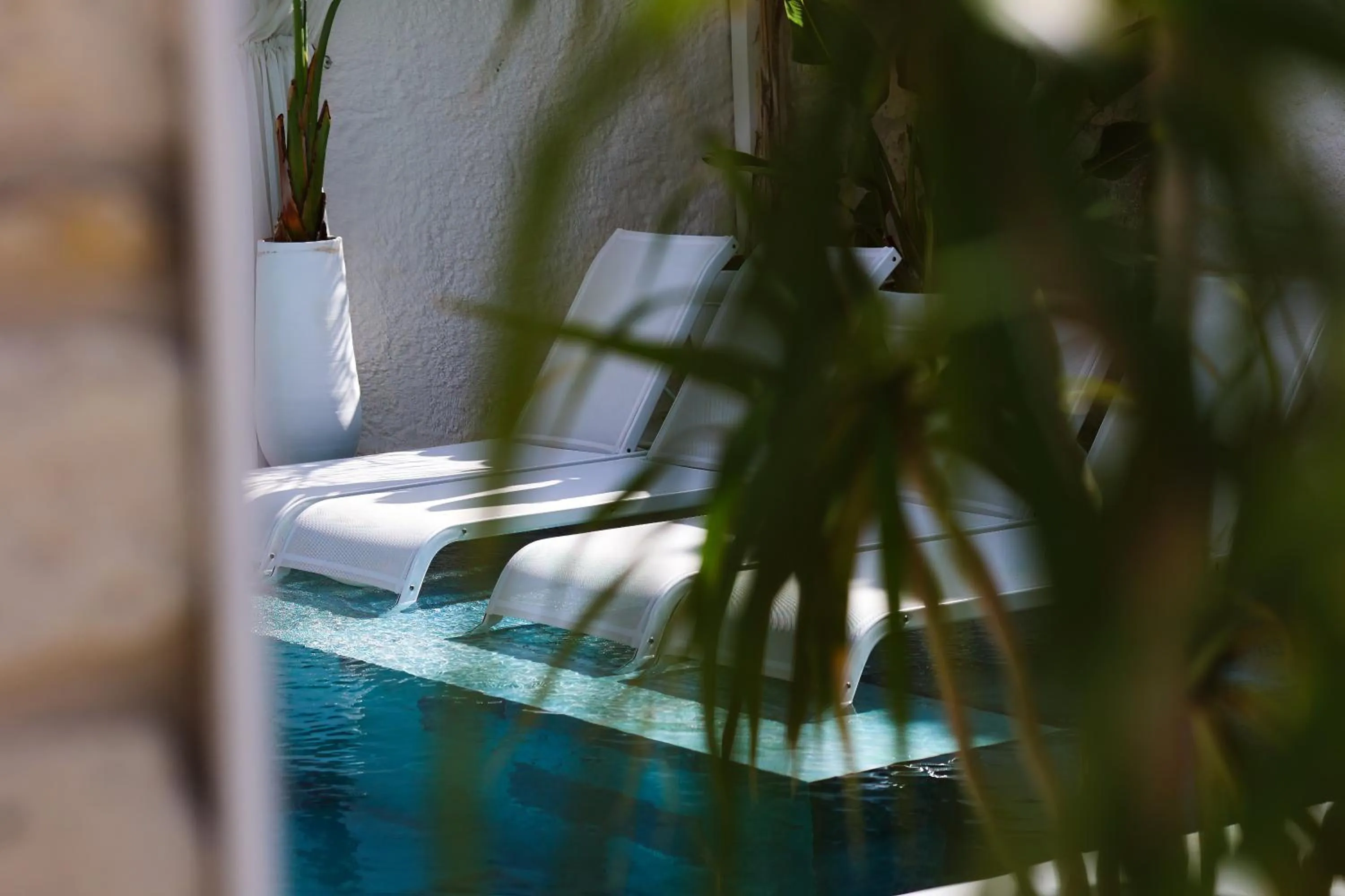 sunbed in Voger Alaçatı Köyiçi