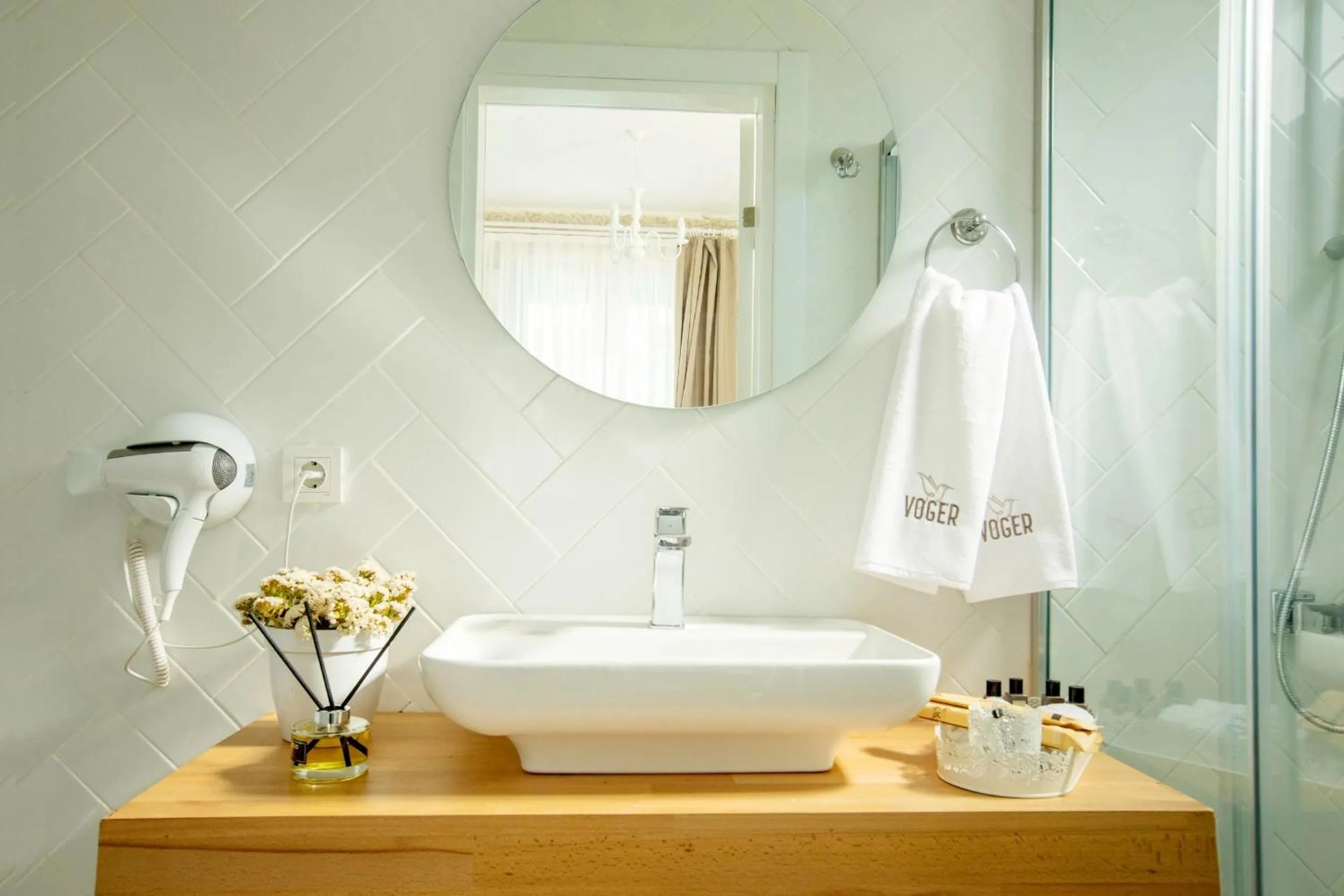 Shower in Voger Alaçatı Köyiçi