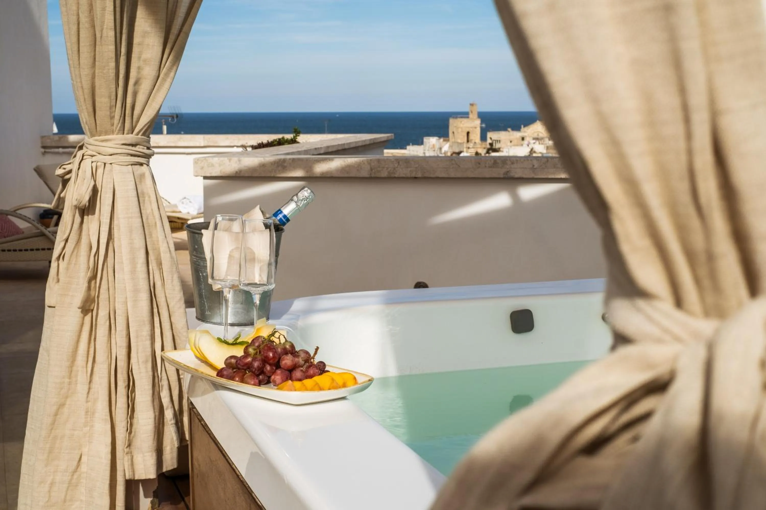 Hot Tub in Relais Valle Dell'Idro