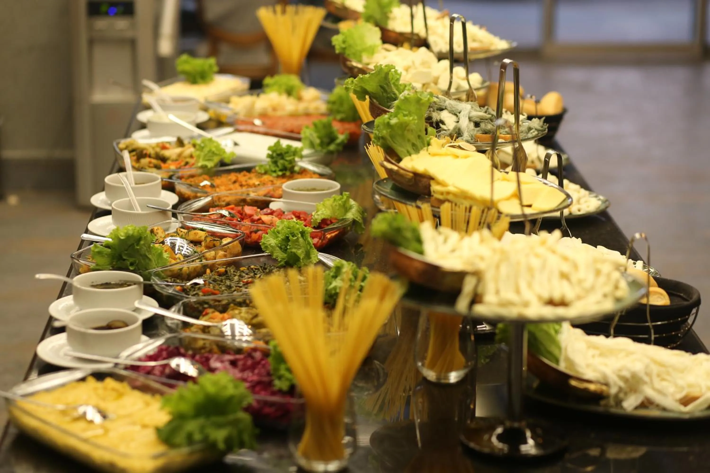 Restaurant/places to eat in Lala Grand Hotel