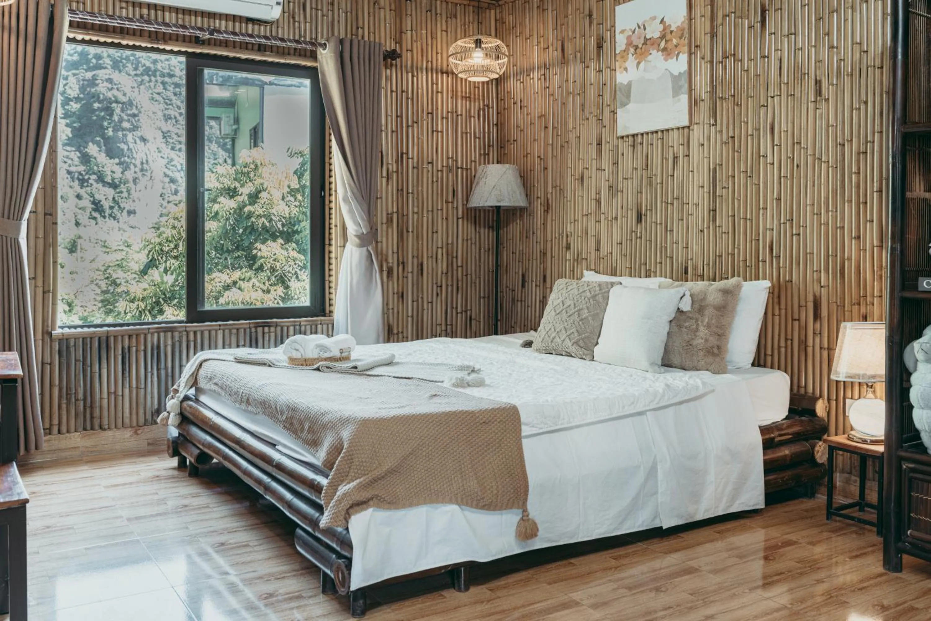 Bed in Bamboo Hill Villa