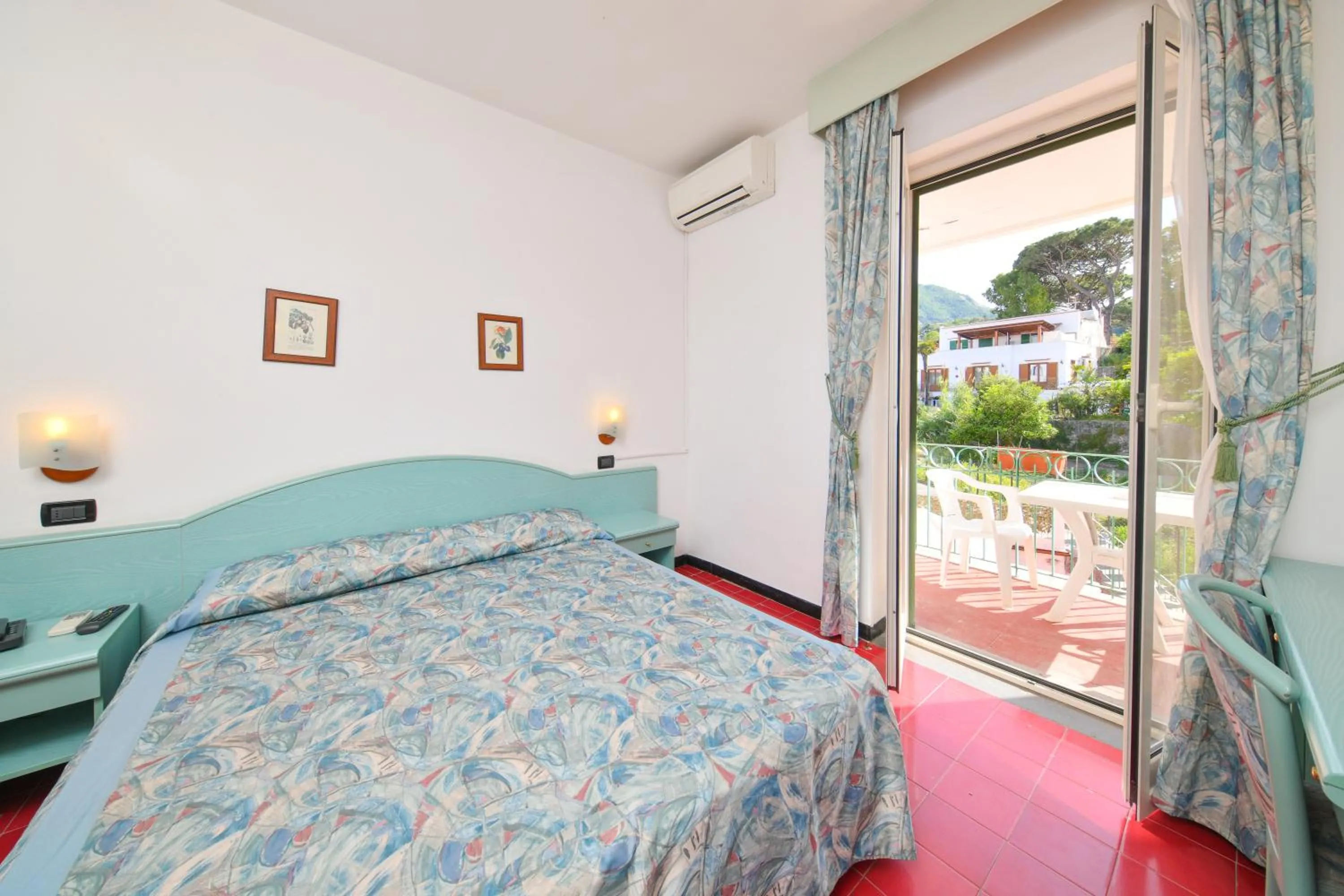 Photo of the whole room in Fortuna Beach - Seaside Hotel