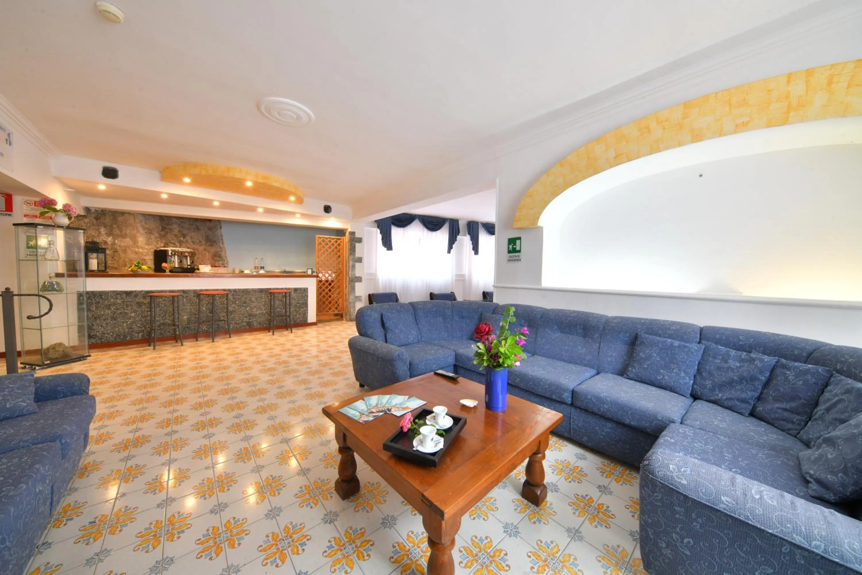 Lounge or bar, Seating Area in Fortuna Beach - Seaside Hotel