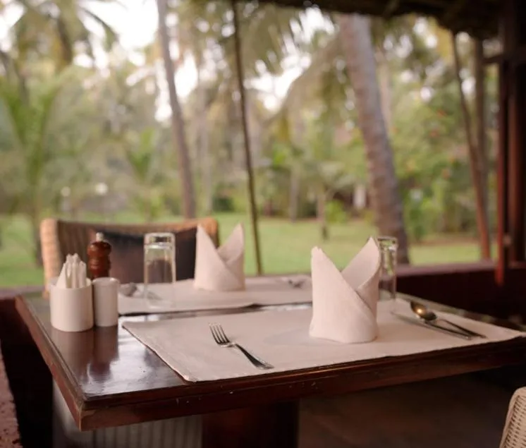 Restaurant/places to eat in Kanan Beach Resort