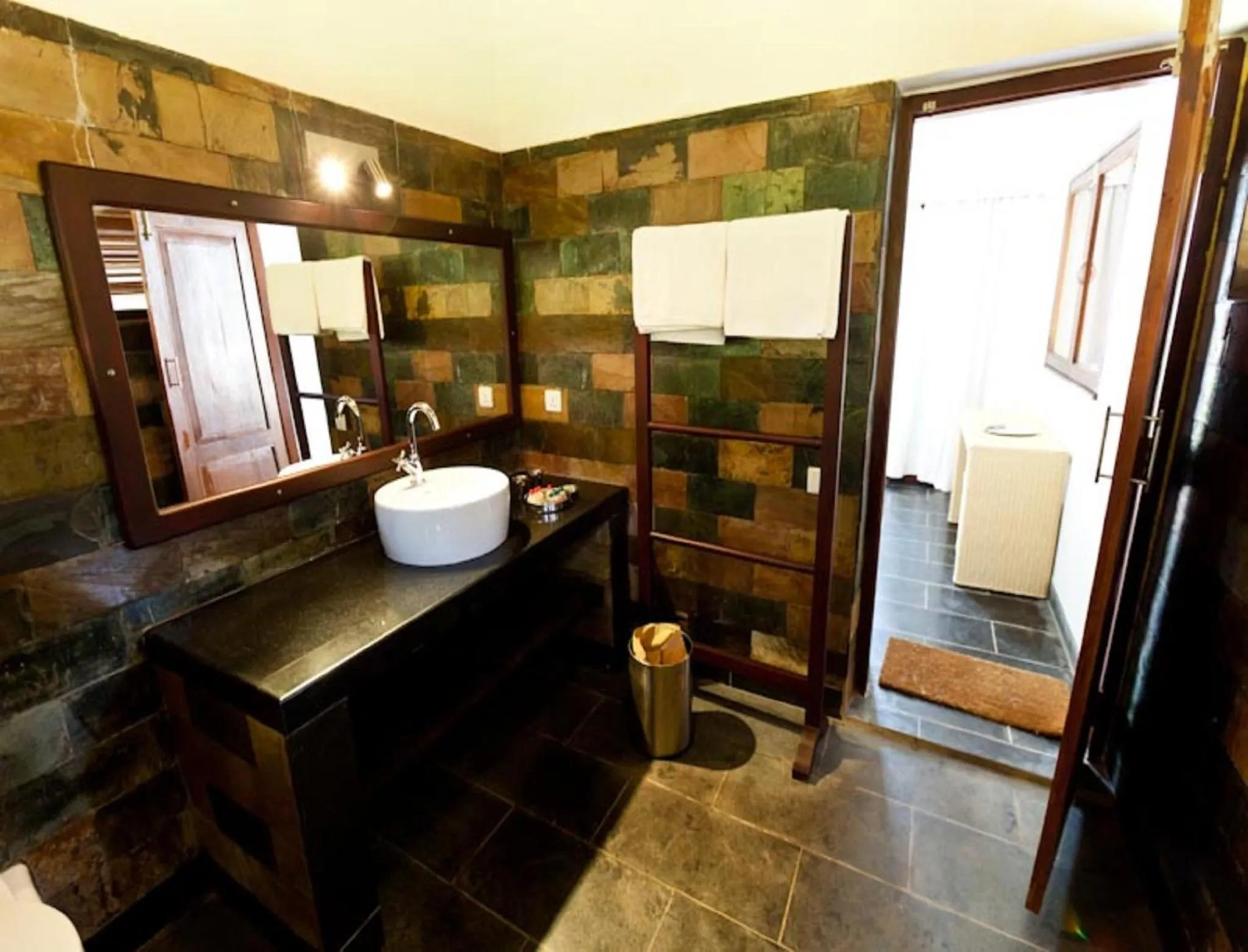Bathroom in Kanan Beach Resort