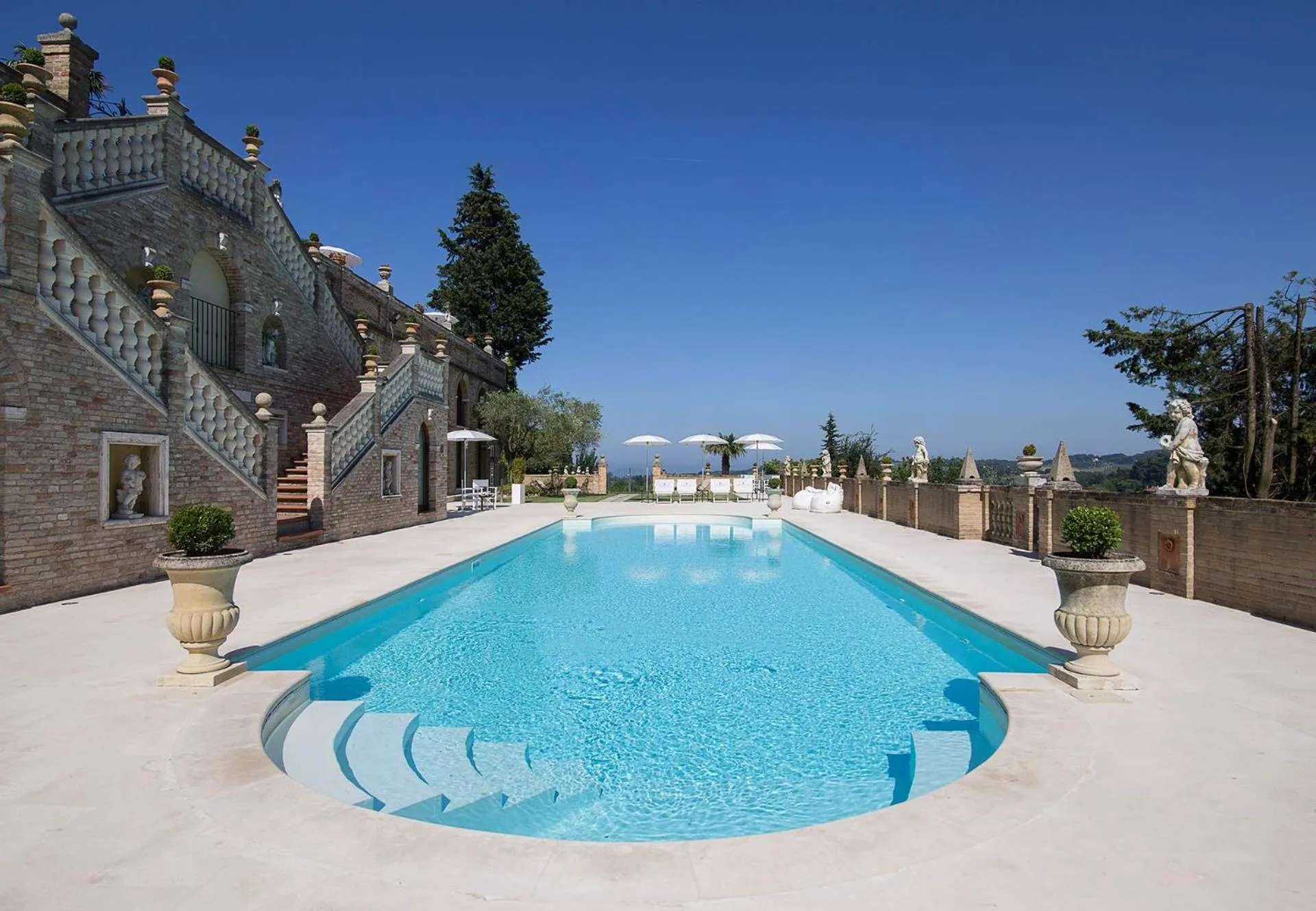 Swimming pool in Villa Cattani Stuart XVII secolo