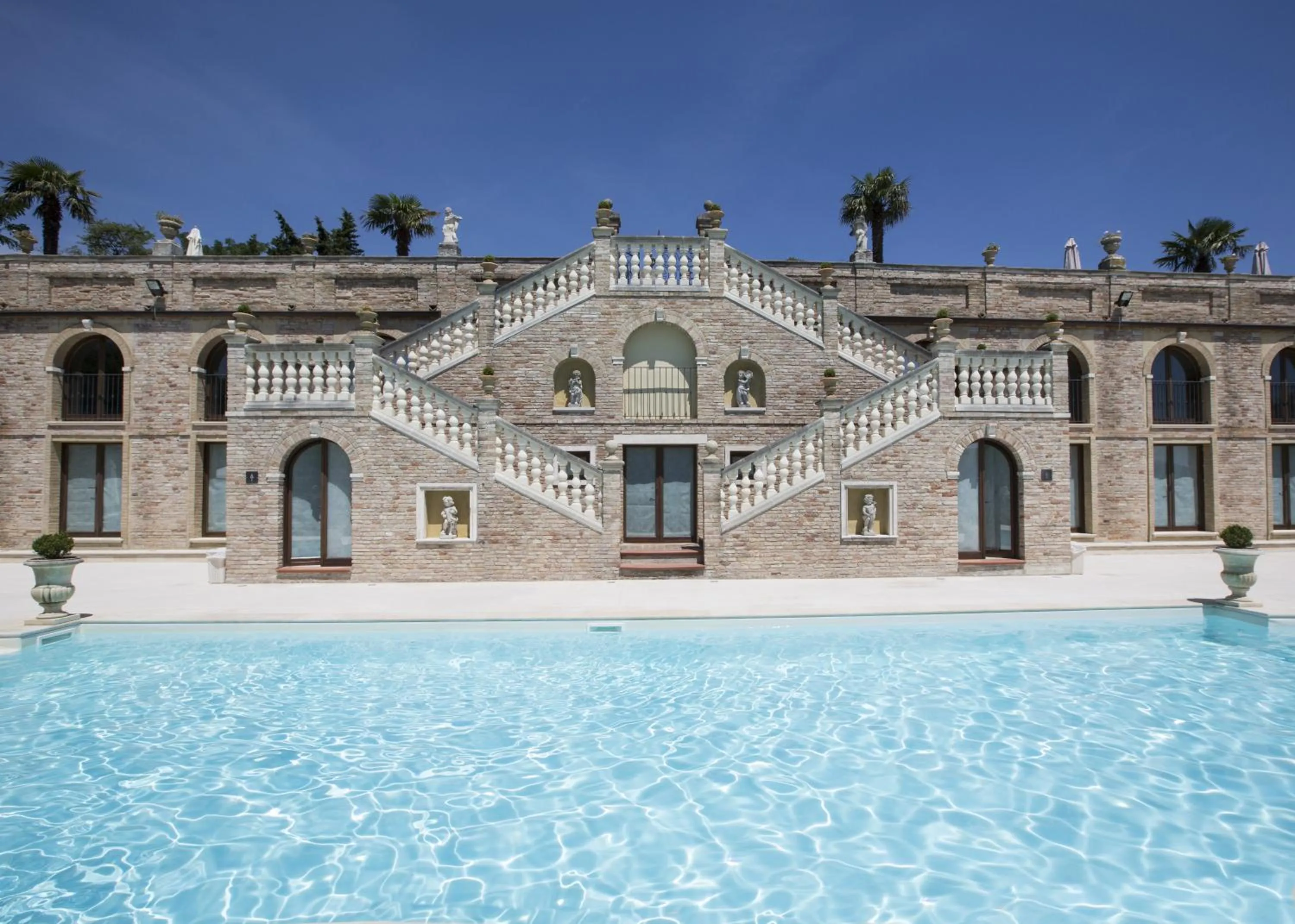 Spring in Villa Cattani Stuart XVII secolo