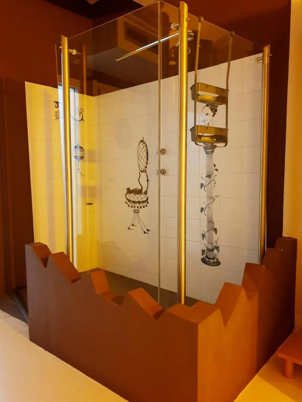 Shower in Hotel Aracoeli