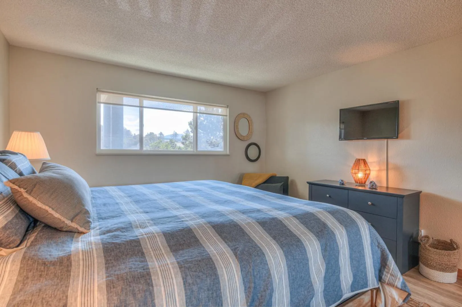 Bed in Surftides Plaza Rentals