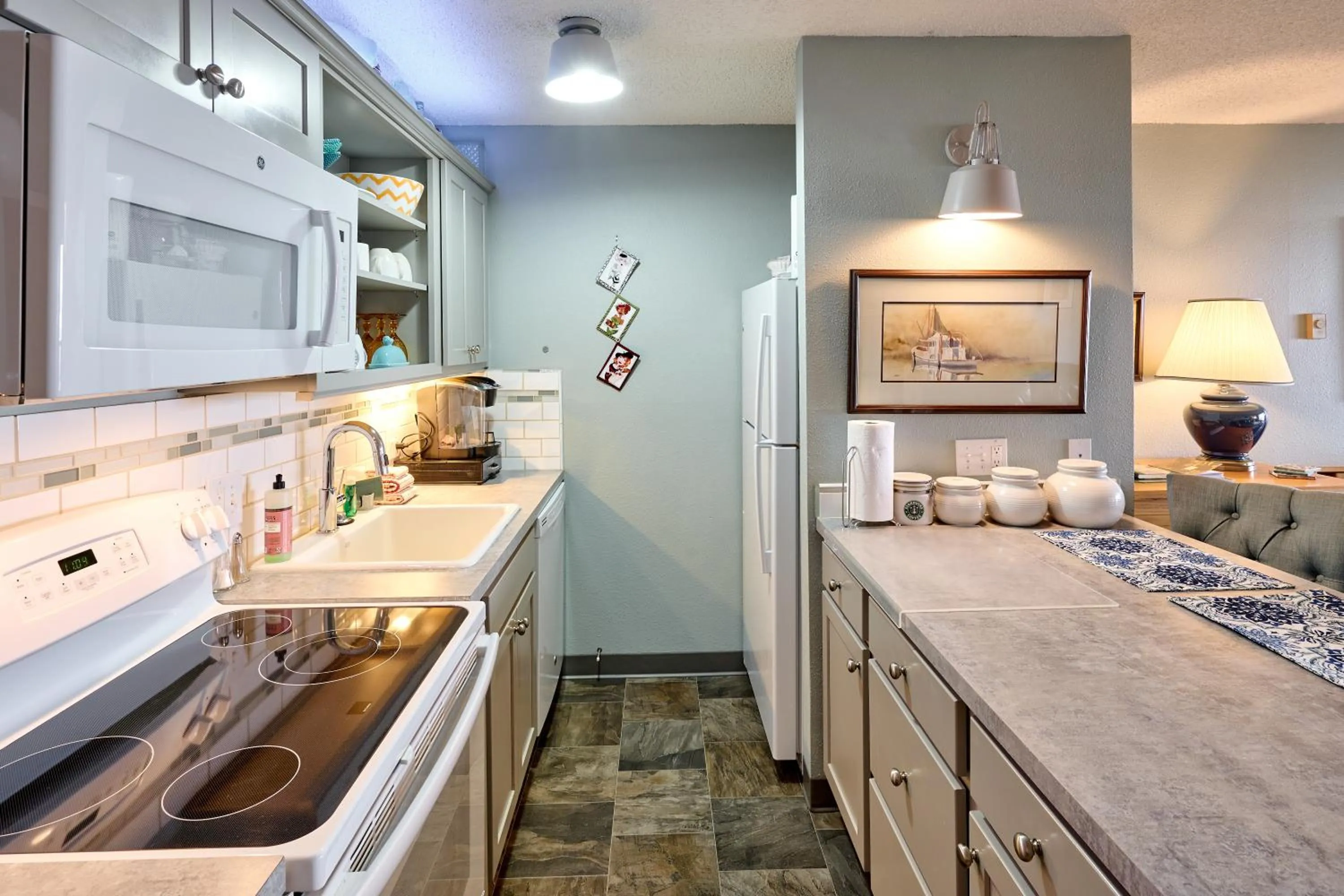 kitchen in Surftides Plaza Rentals