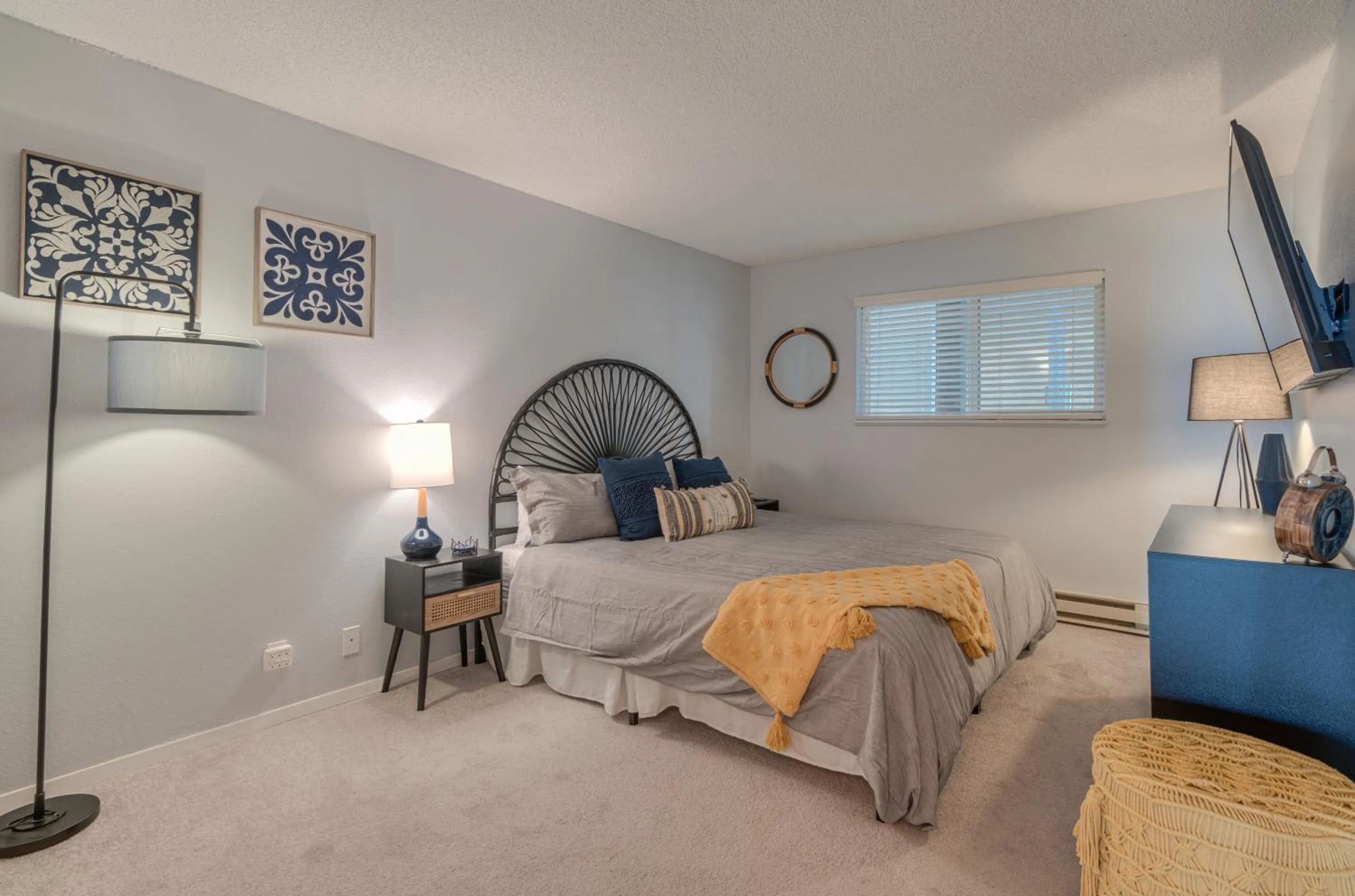 Bed in Surftides Plaza Rentals