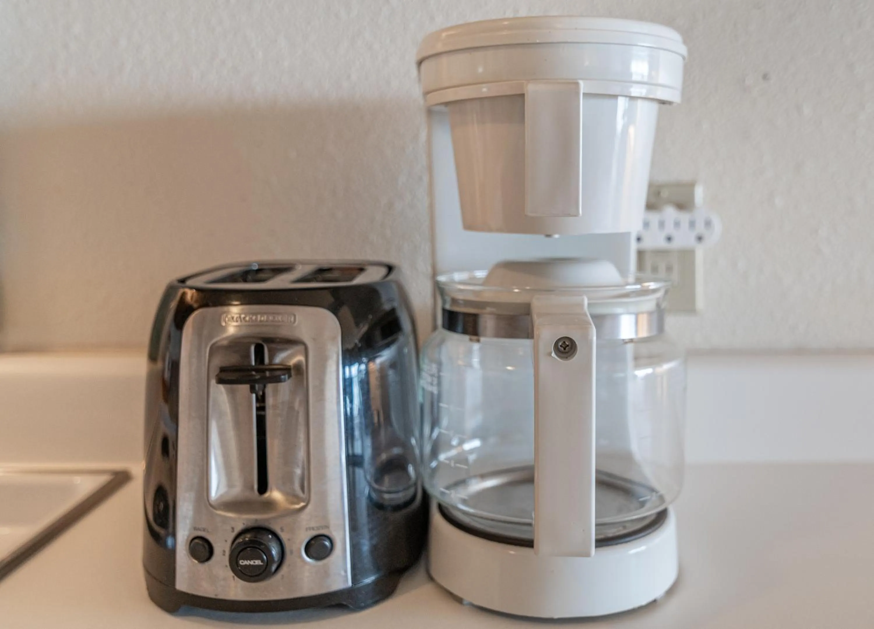 Coffee/tea facilities in Surftides Plaza Rentals