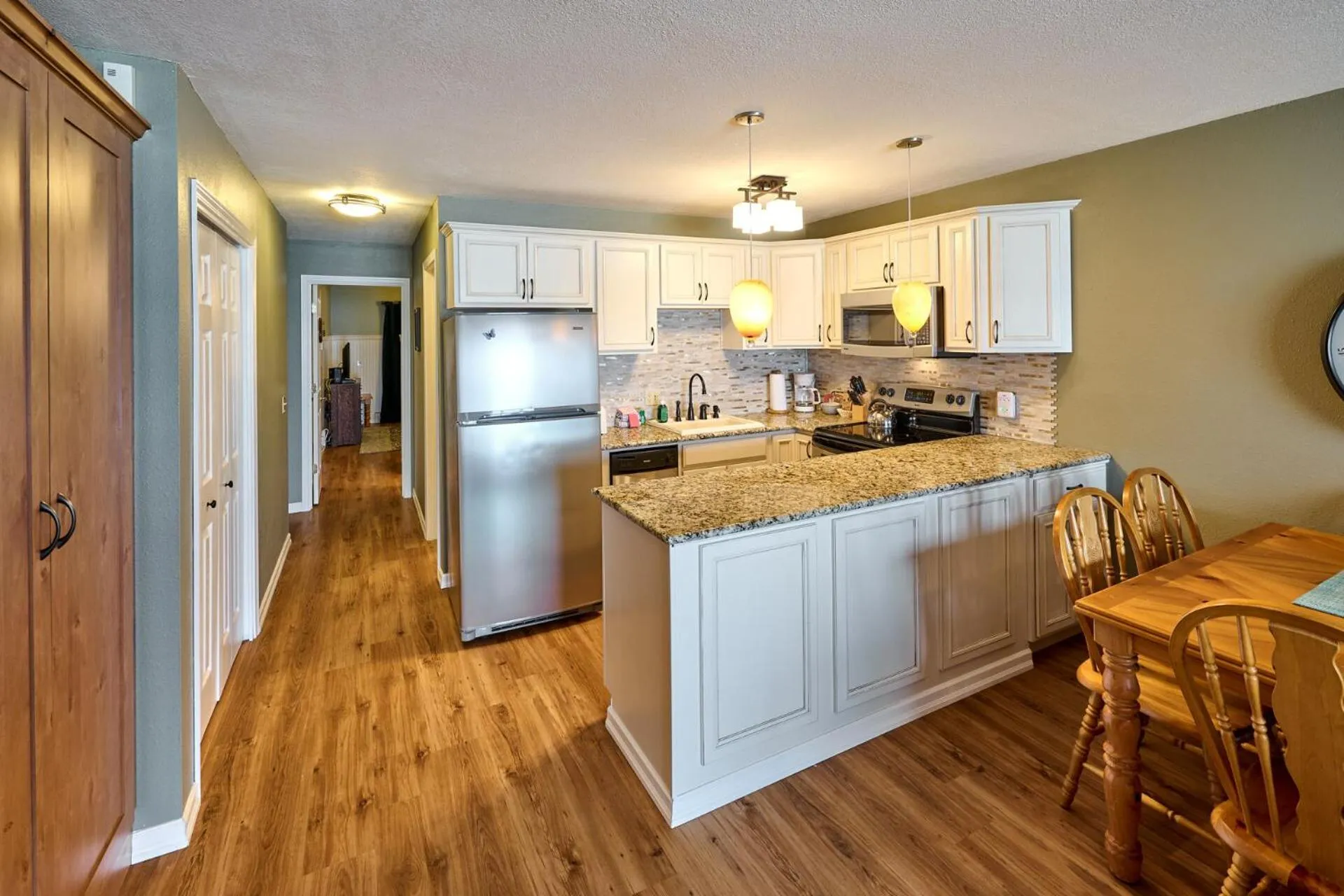 Kitchen or kitchenette in Surftides Plaza Rentals