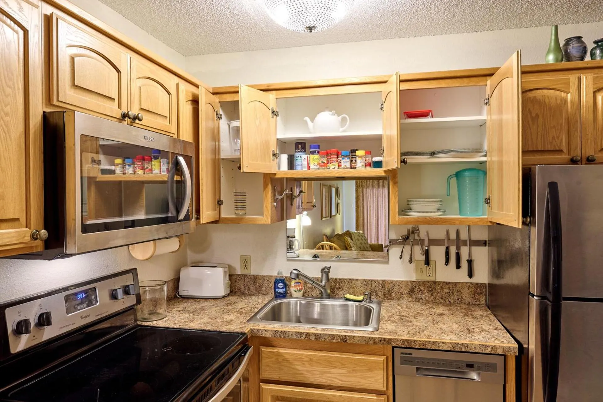 Kitchen or kitchenette in Surftides Plaza Rentals