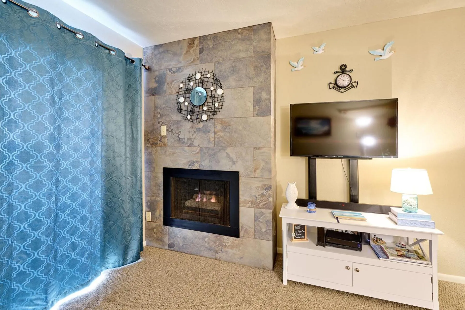 TV and multimedia in Surftides Plaza Rentals