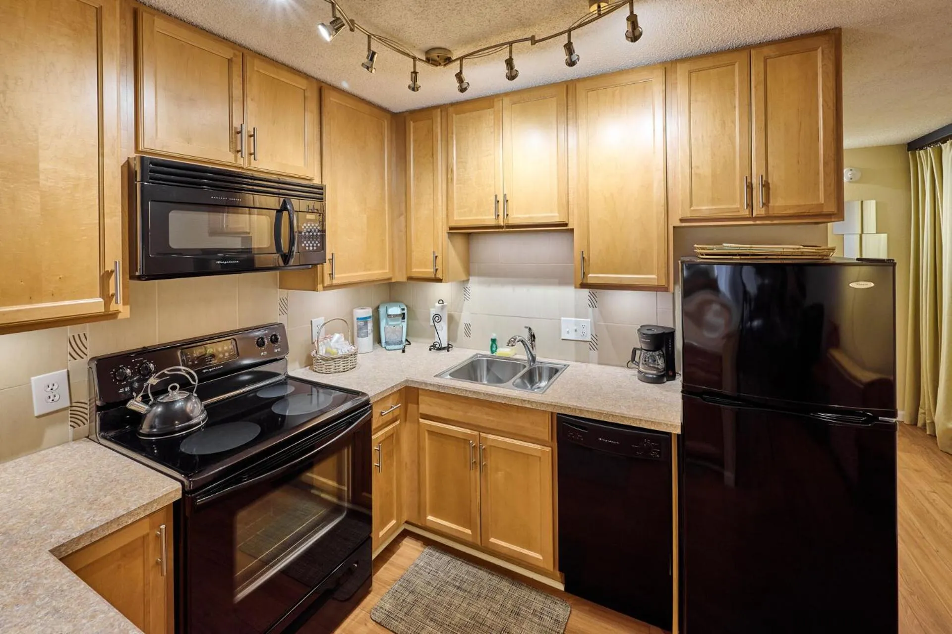 Coffee/tea facilities in Surftides Plaza Rentals