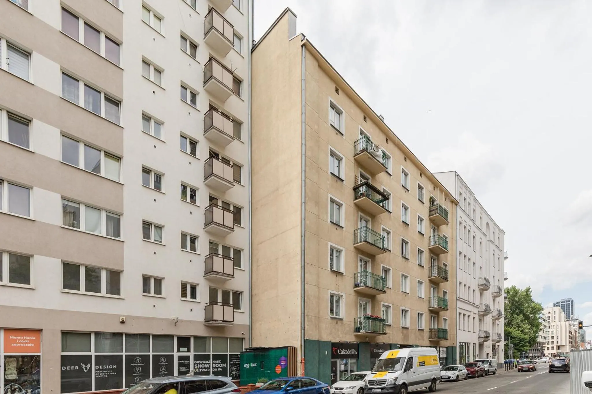 Property building in SuperApart Żelazna 29 - Blisko Złotych Tarasów