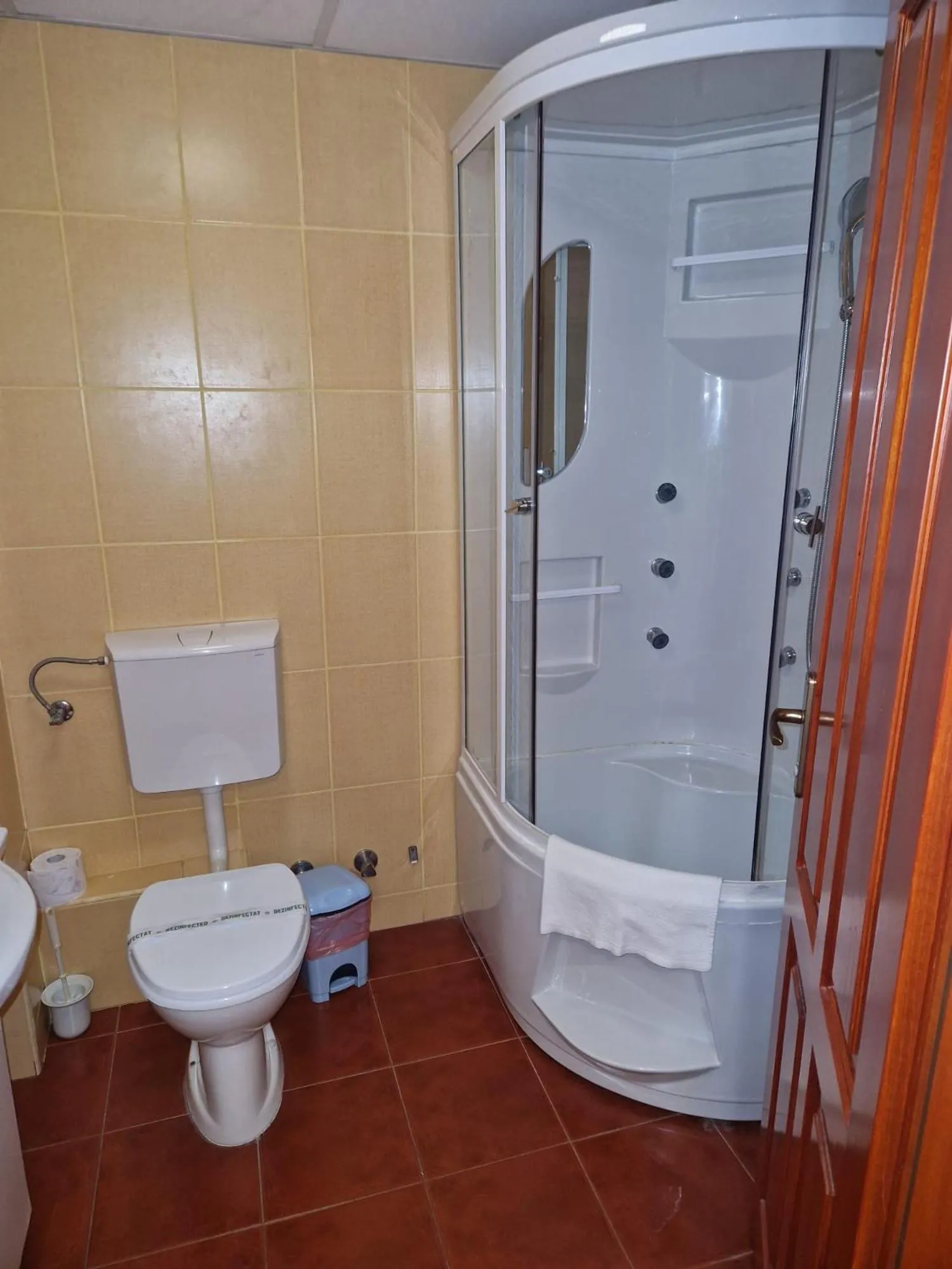 Shower in Hotel Francesca