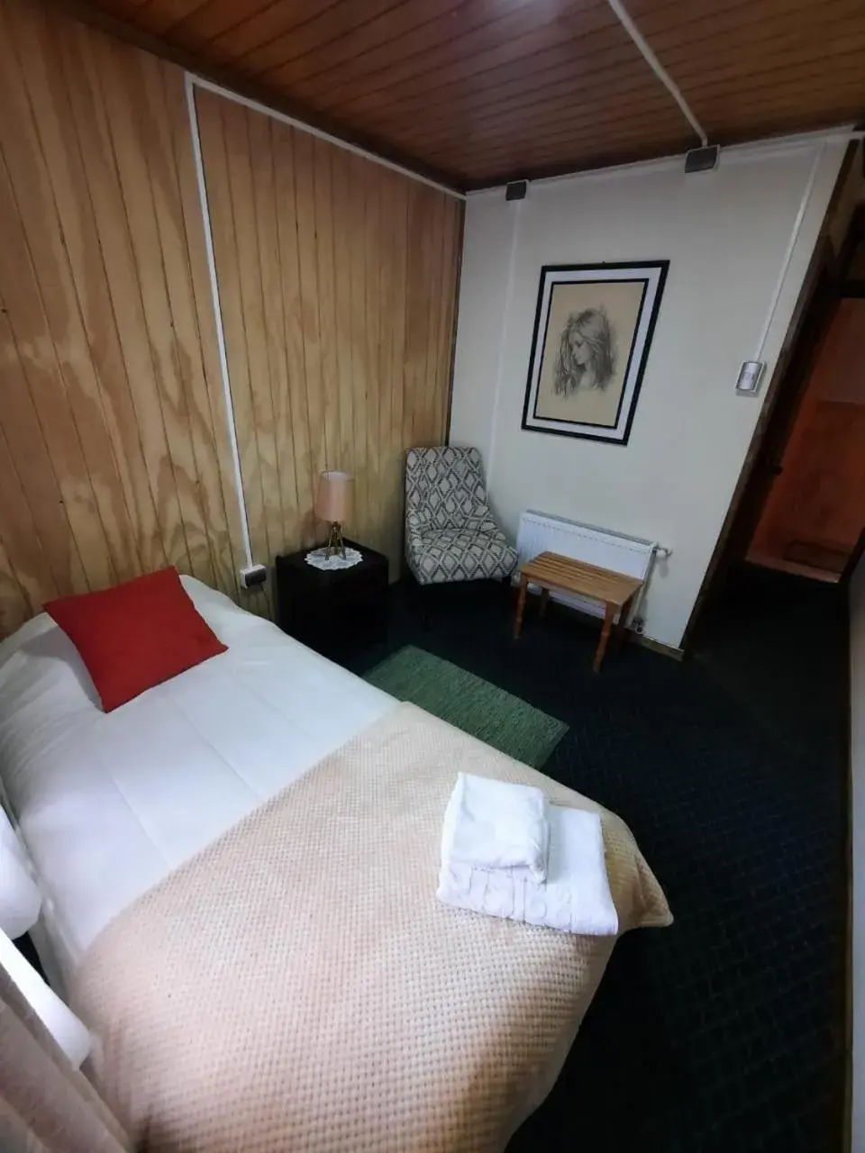 Single Room with Private Bathroom - single occupancy in Hostal Los Pinos Single Room with Private Bathroom - single occupancy in Hostal Los Pinos