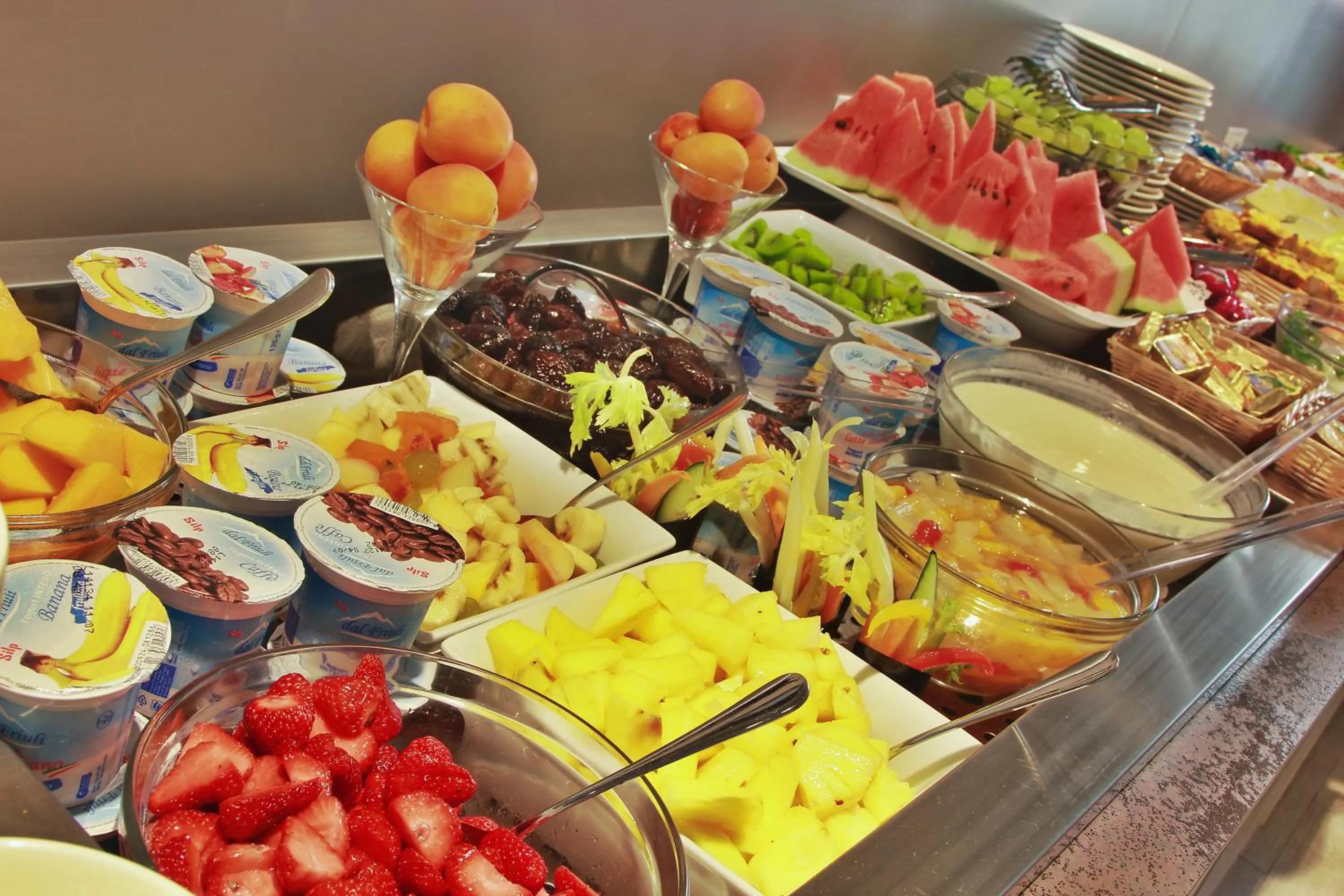 Buffet breakfast in Aparthotel Ponza