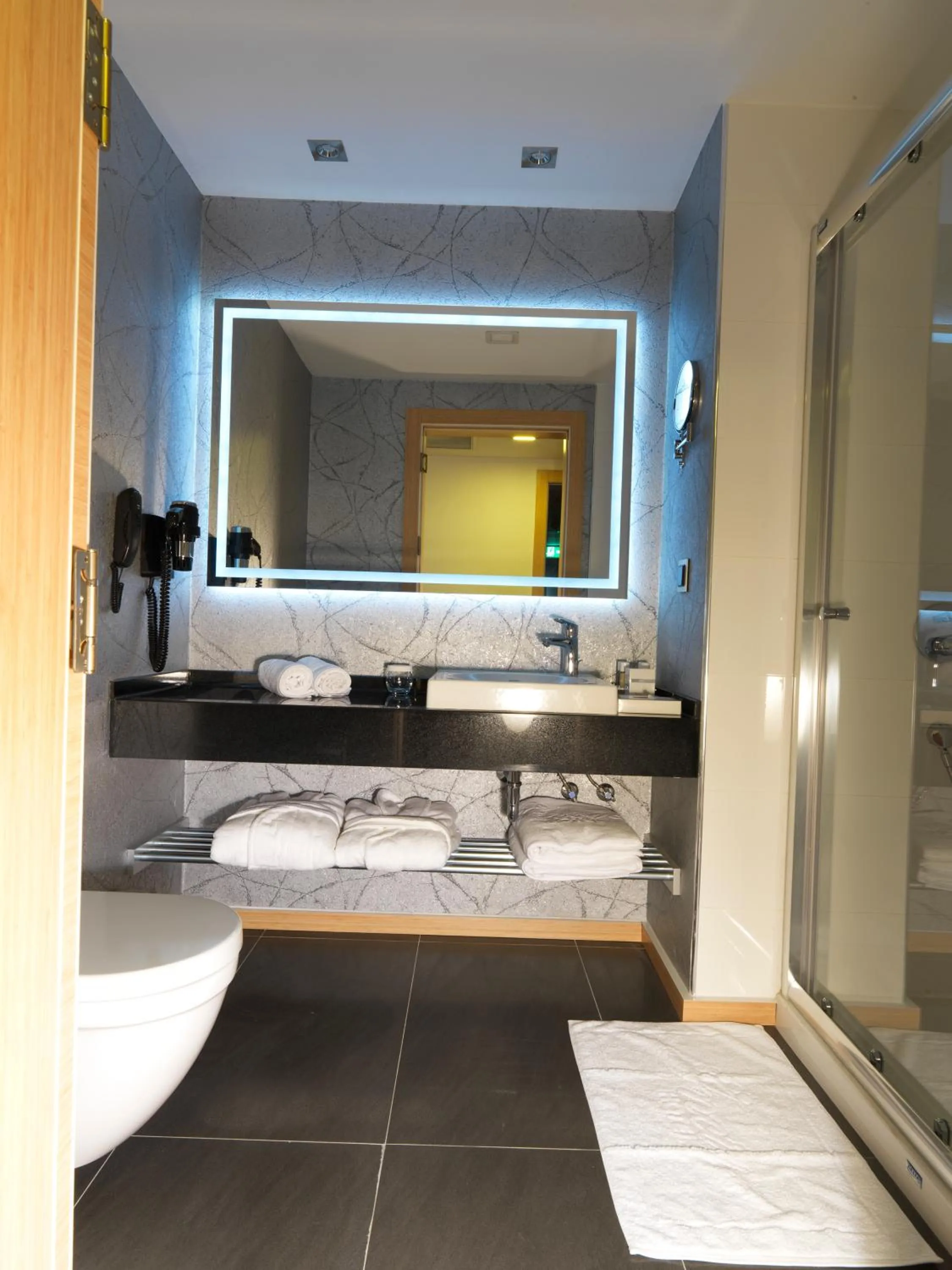 Shower in Inci Class Hotel