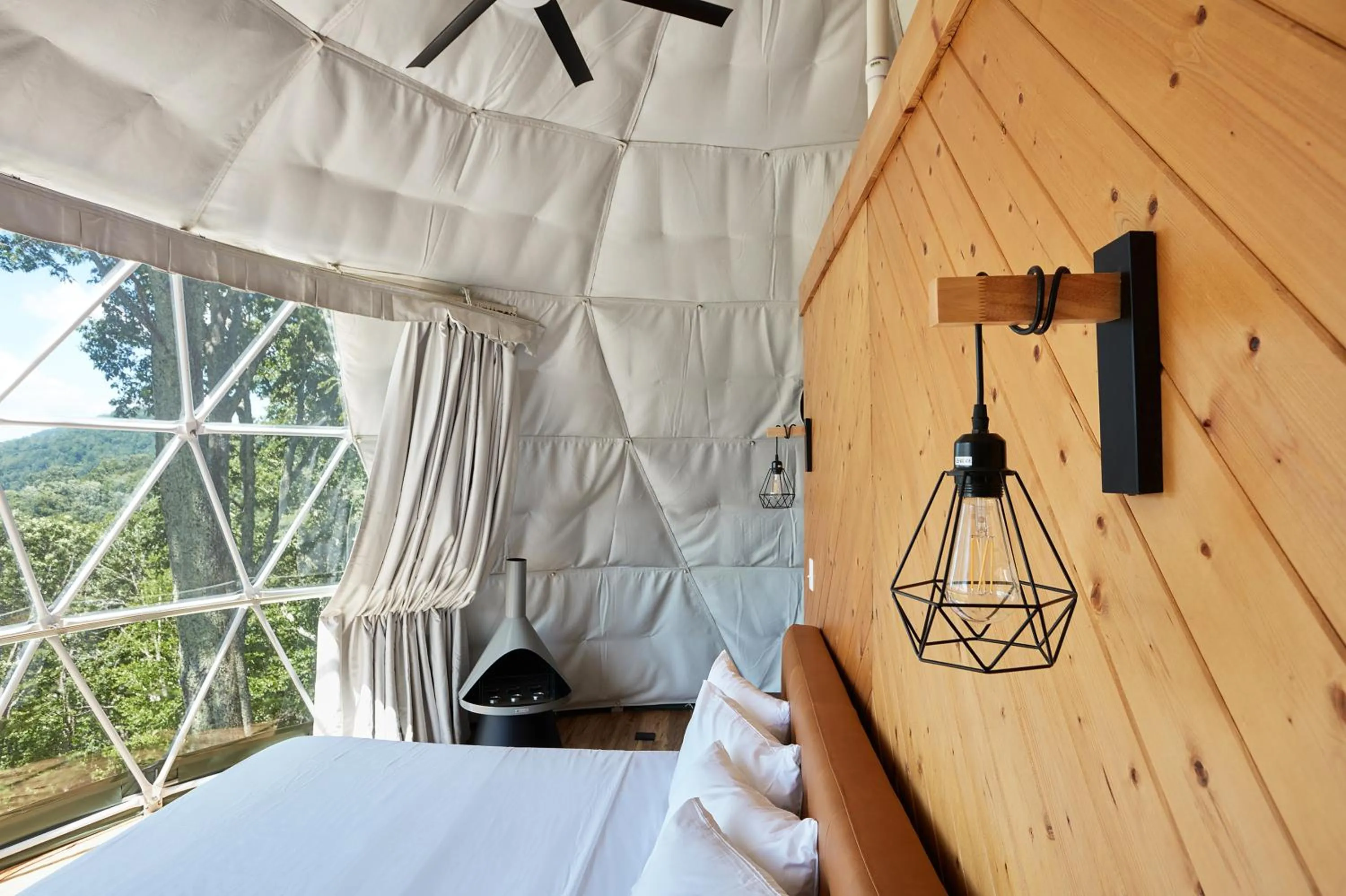 Bedroom, Bed in The Glamping Collective