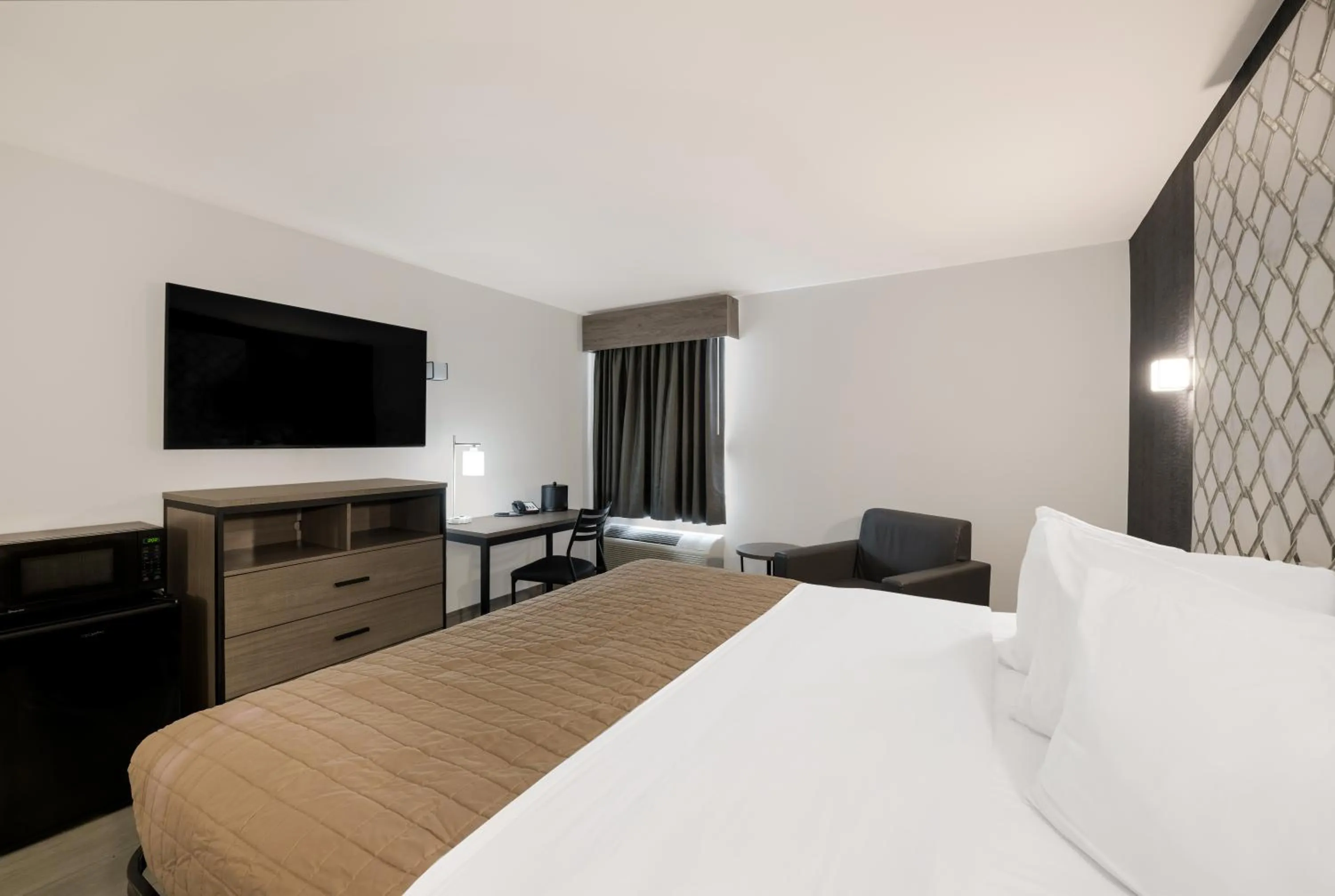 Bed in Essence Express Wayne