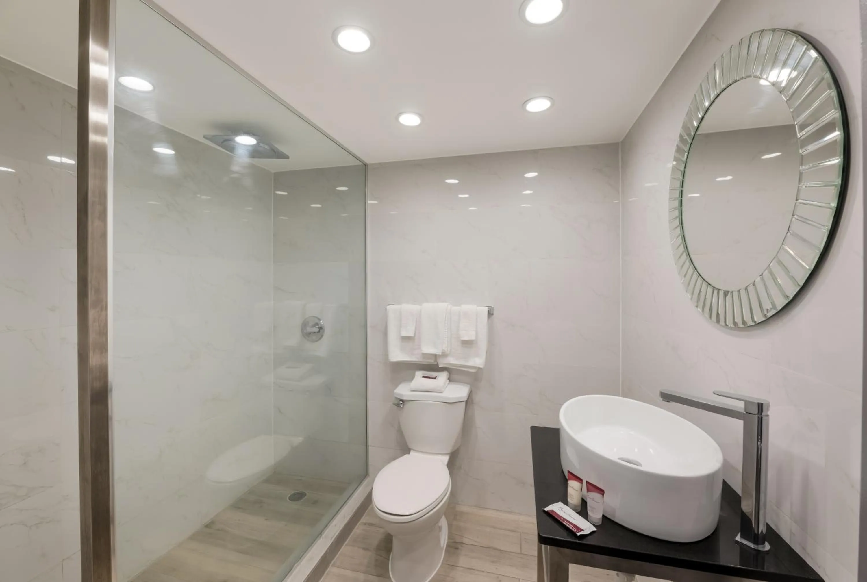 Bathroom in Essence Express Wayne