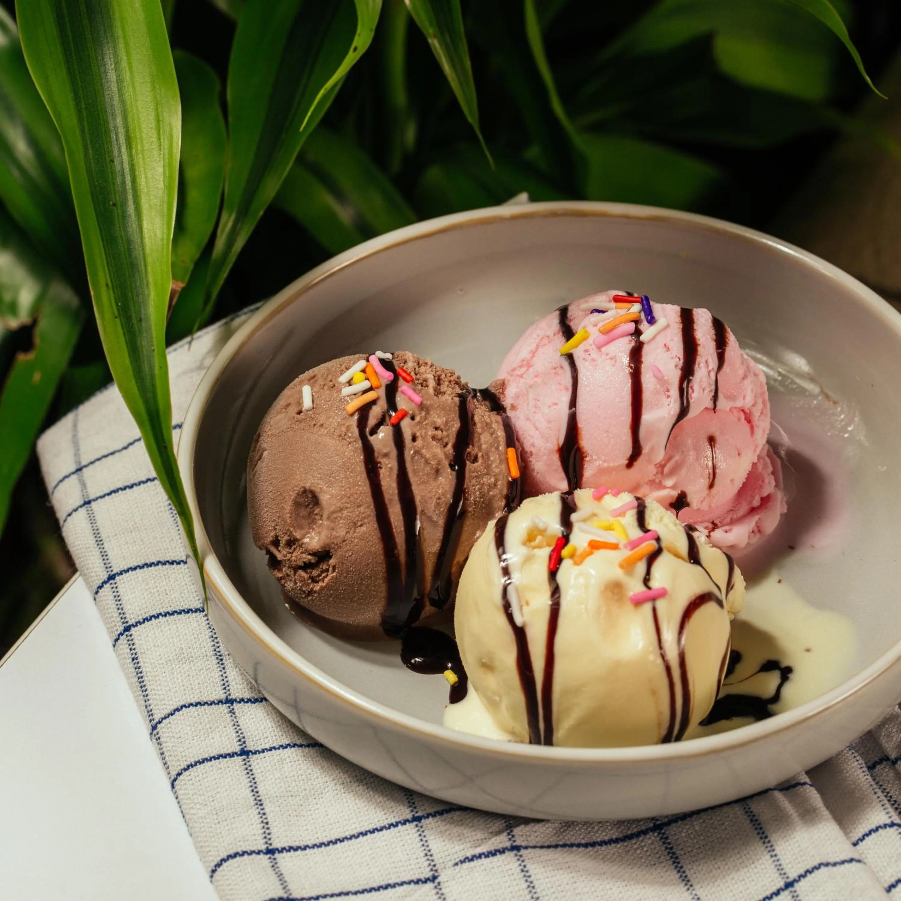 Food in Cafe Aroma Inn