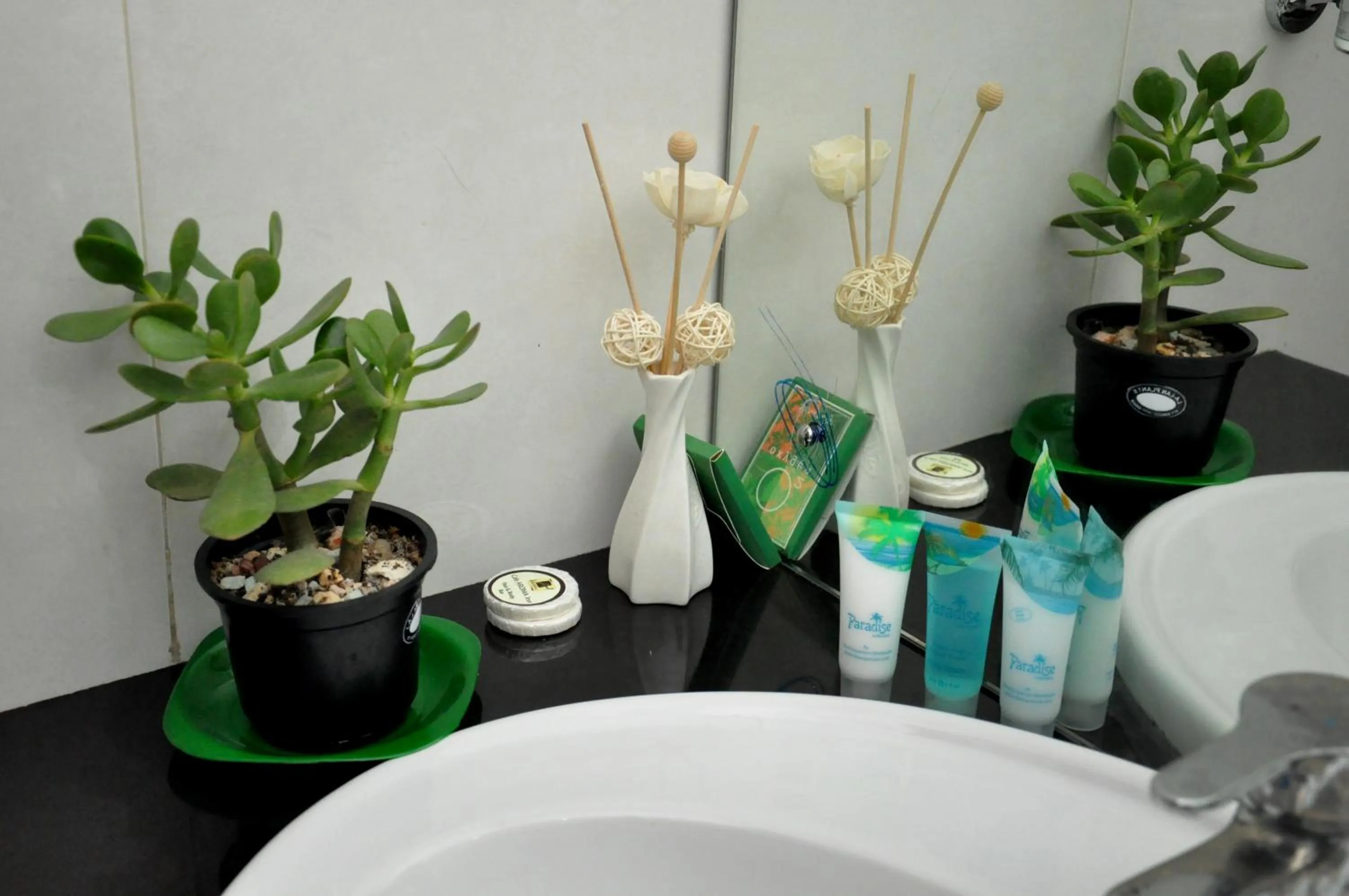 Bathroom in Cafe Aroma Inn