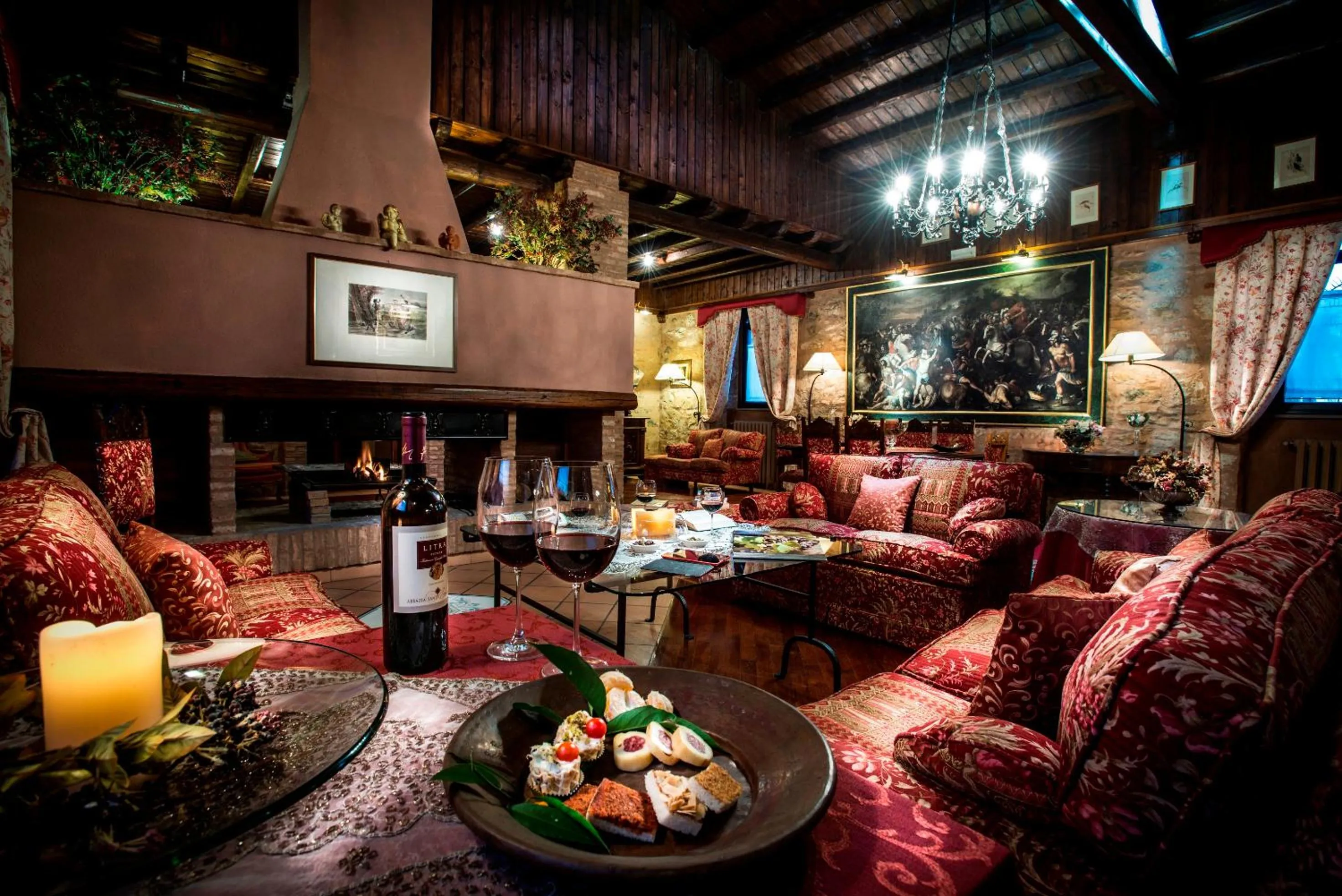 Lounge or bar in Relais Abbazia Santa Anastasia Resort & Winery