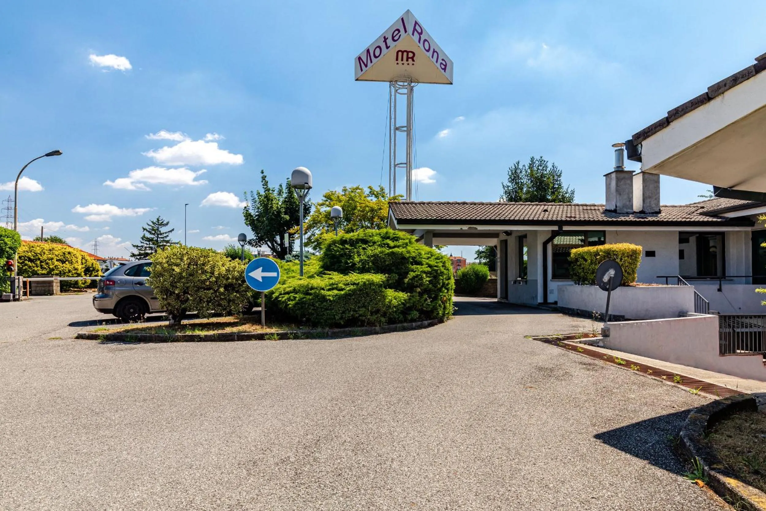 Property building in Motel Rona