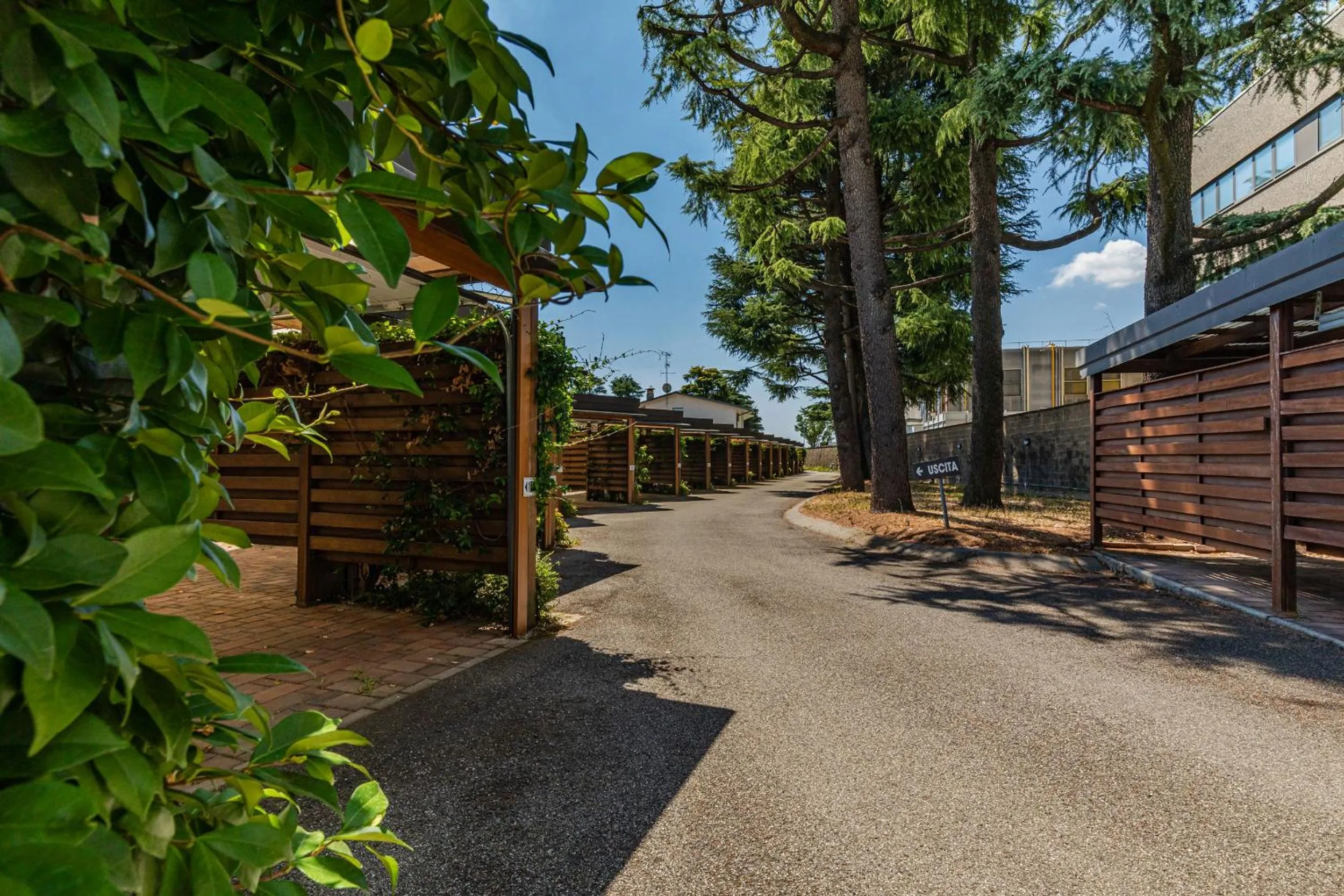 Parking in Motel Rona