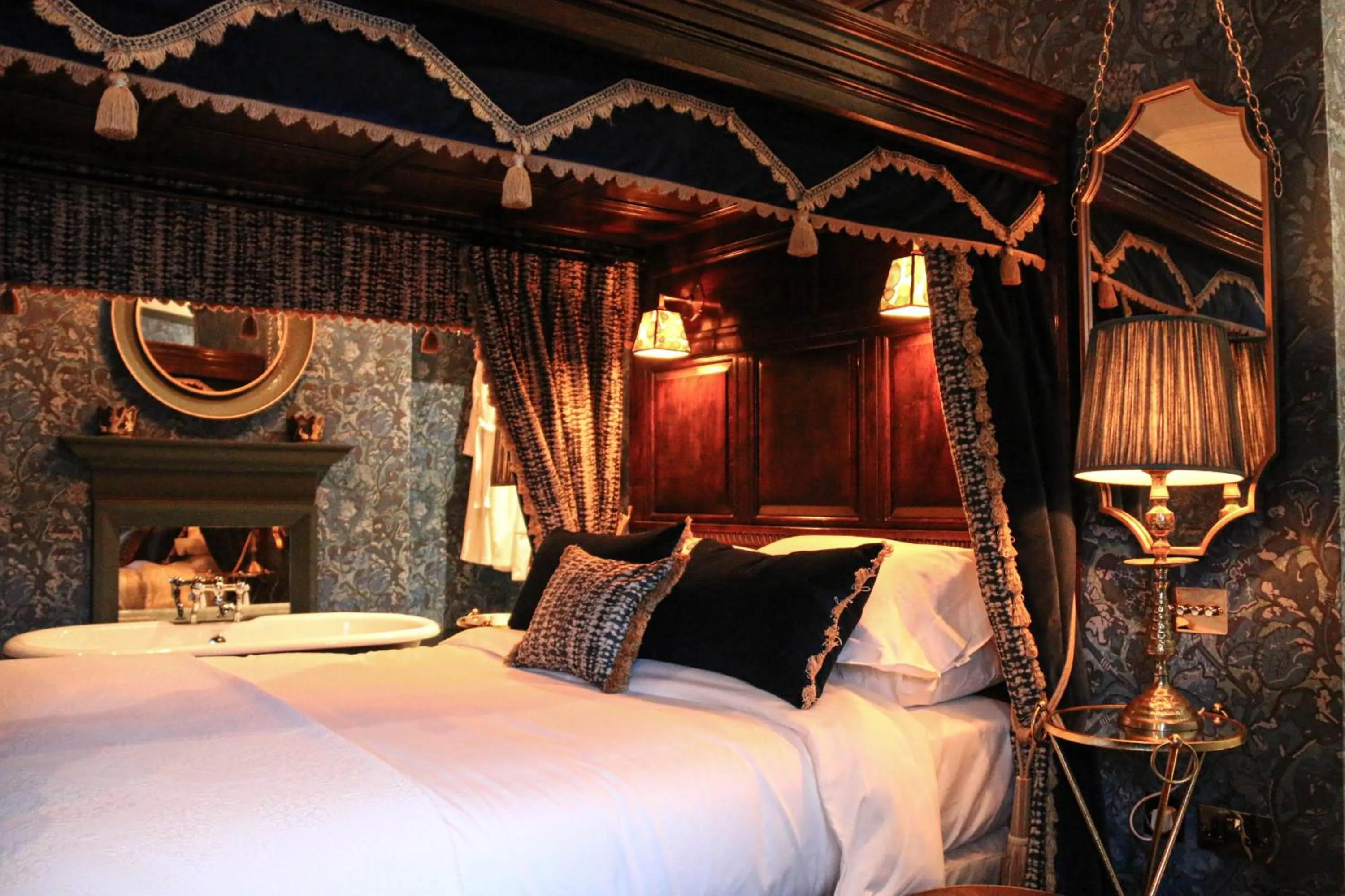 Bedroom, Bed in HIGHFIELD