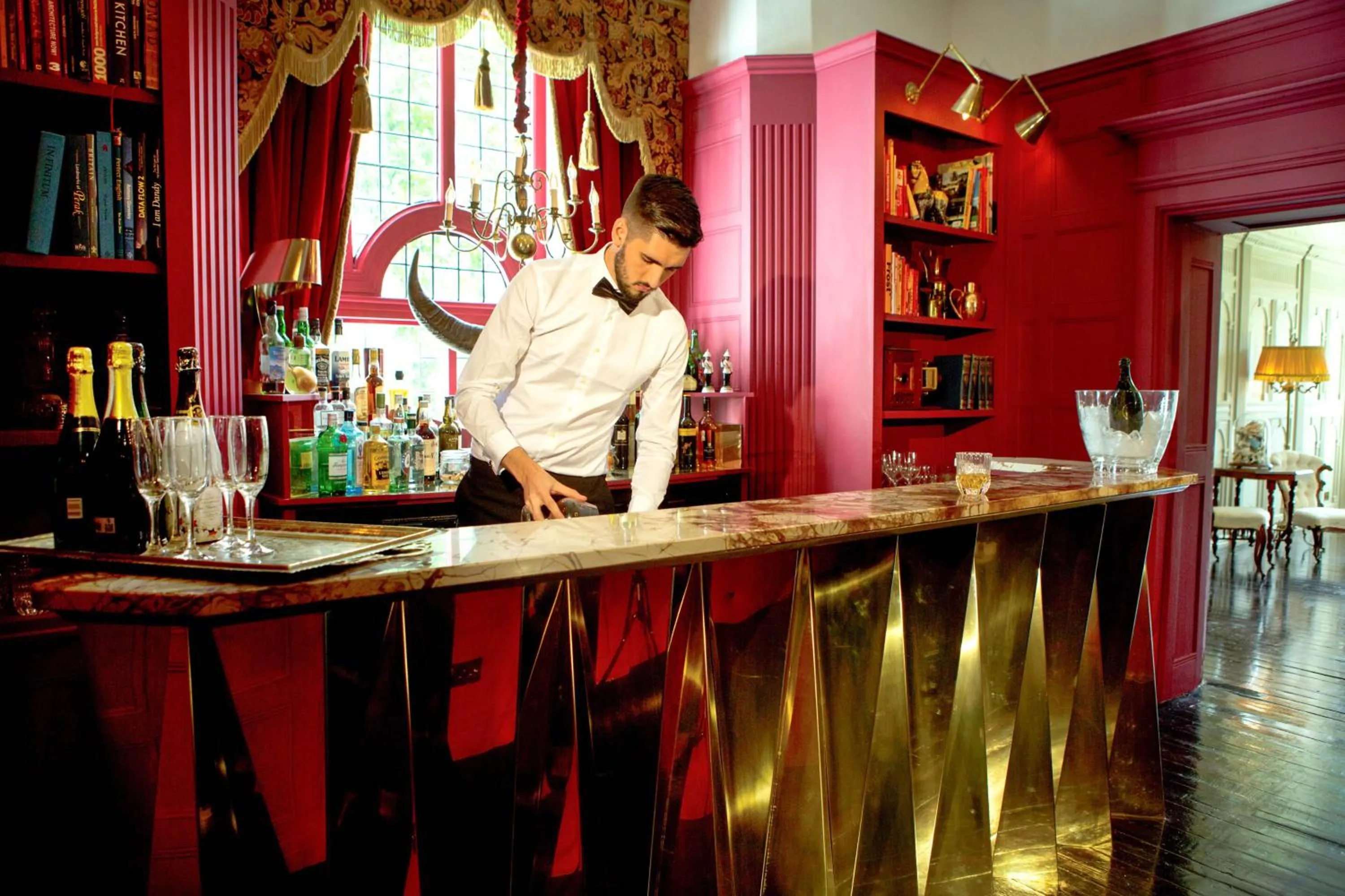 Lounge or bar in HIGHFIELD