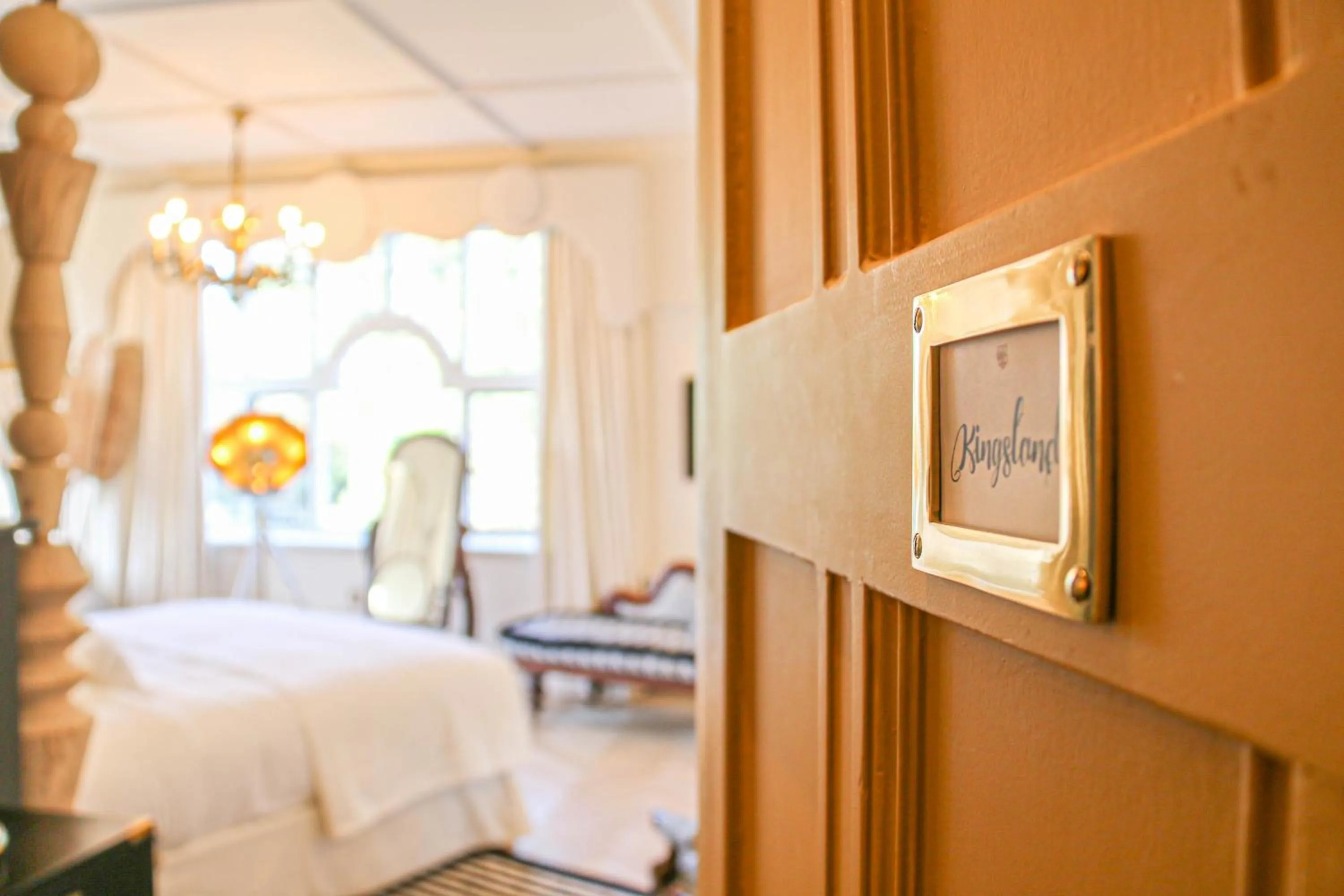 Facade/entrance, Bed in HIGHFIELD