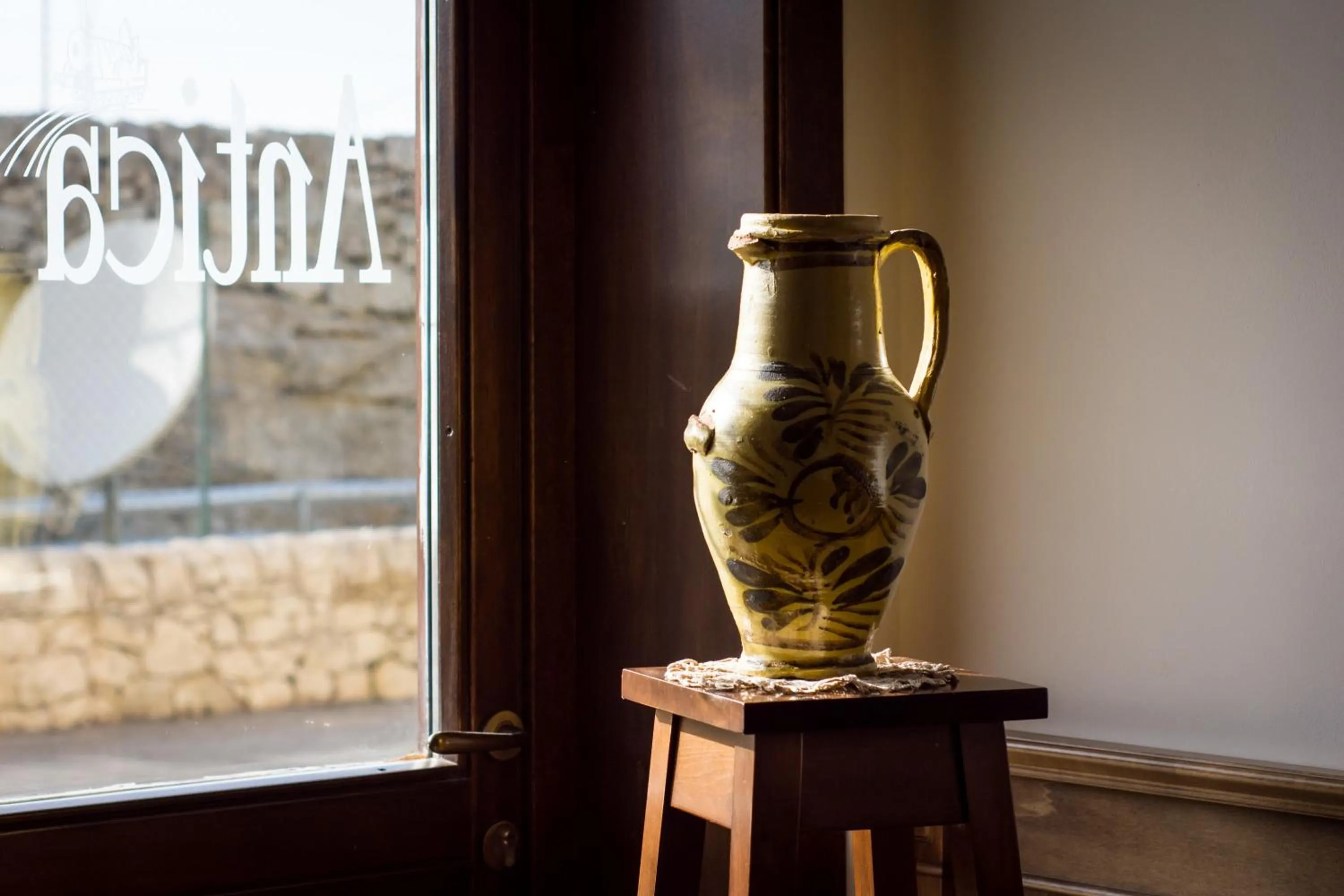 Decorative detail in Antica Stazione