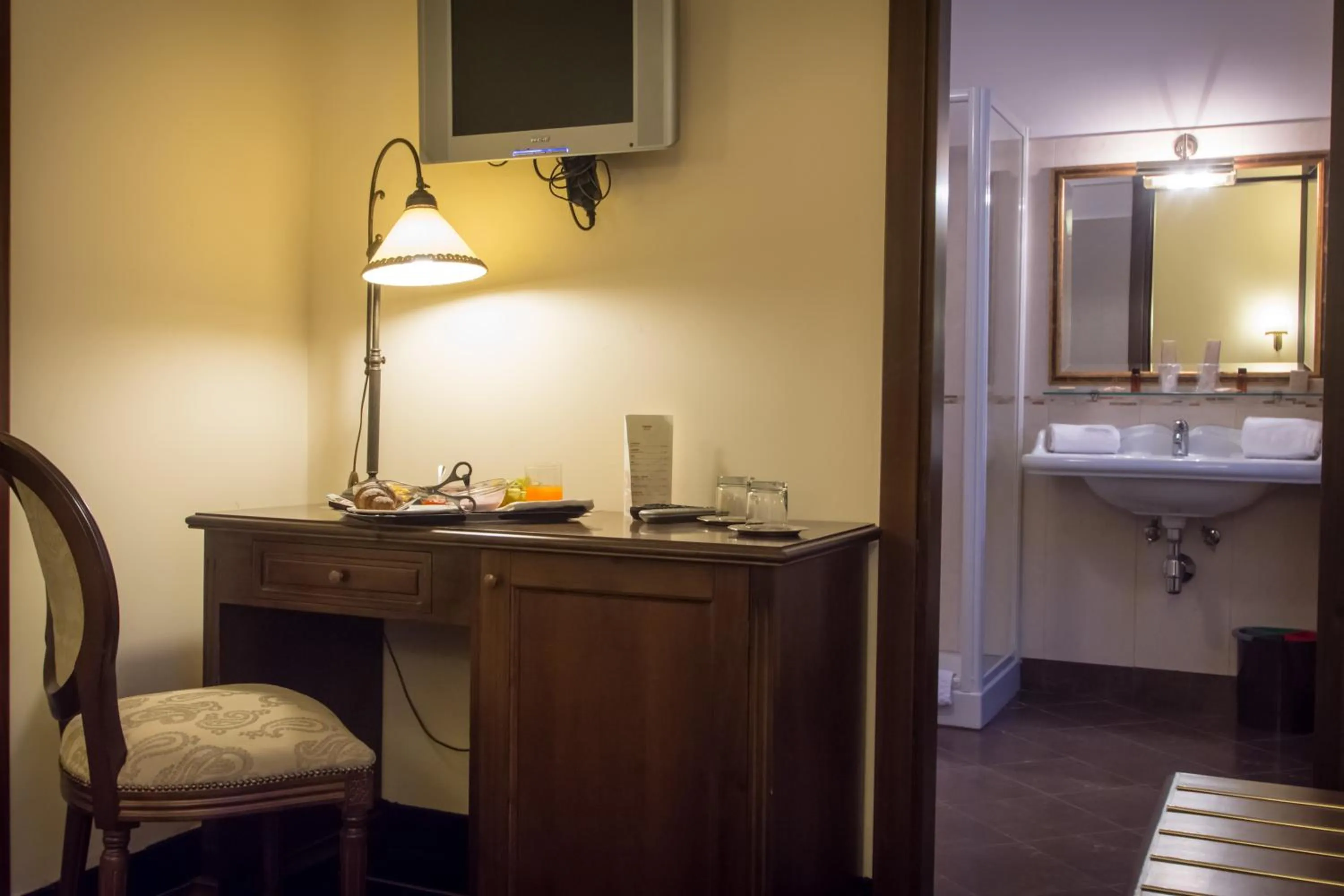 Seating area in Antica Stazione