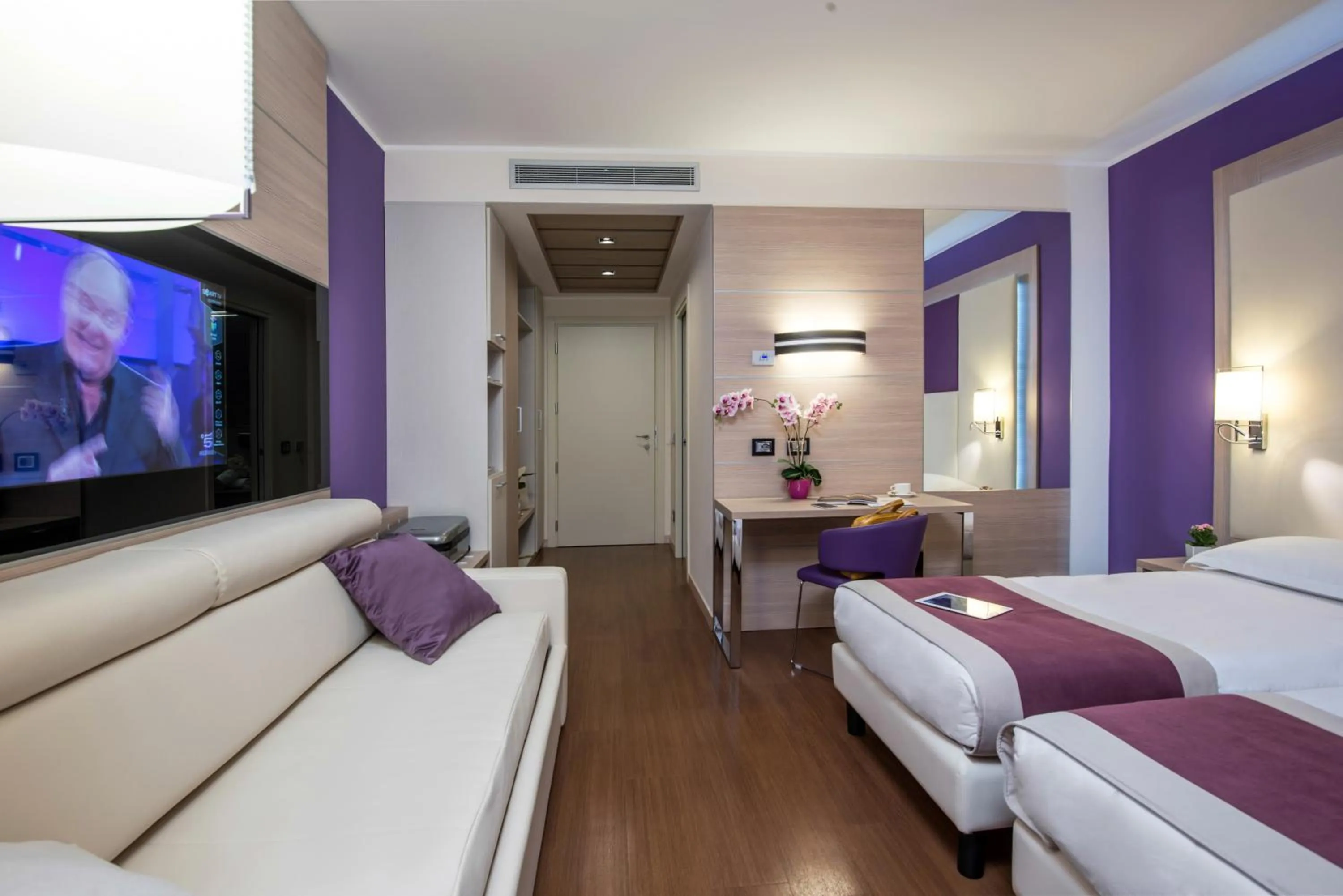 TV and multimedia, Bed in AS Hotel Limbiate Fiera