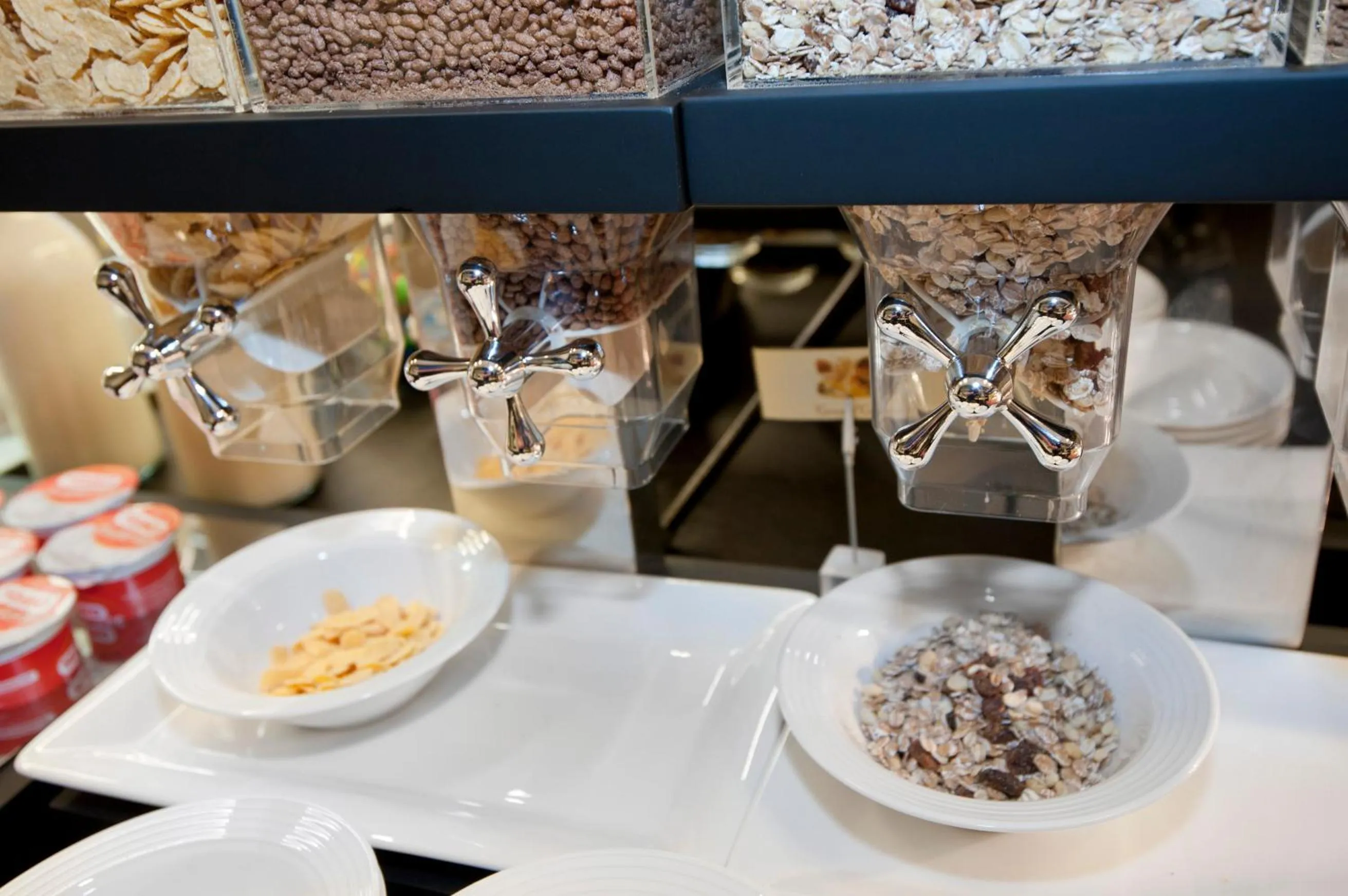 Restaurant/places to eat in AS Hotel Limbiate Fiera